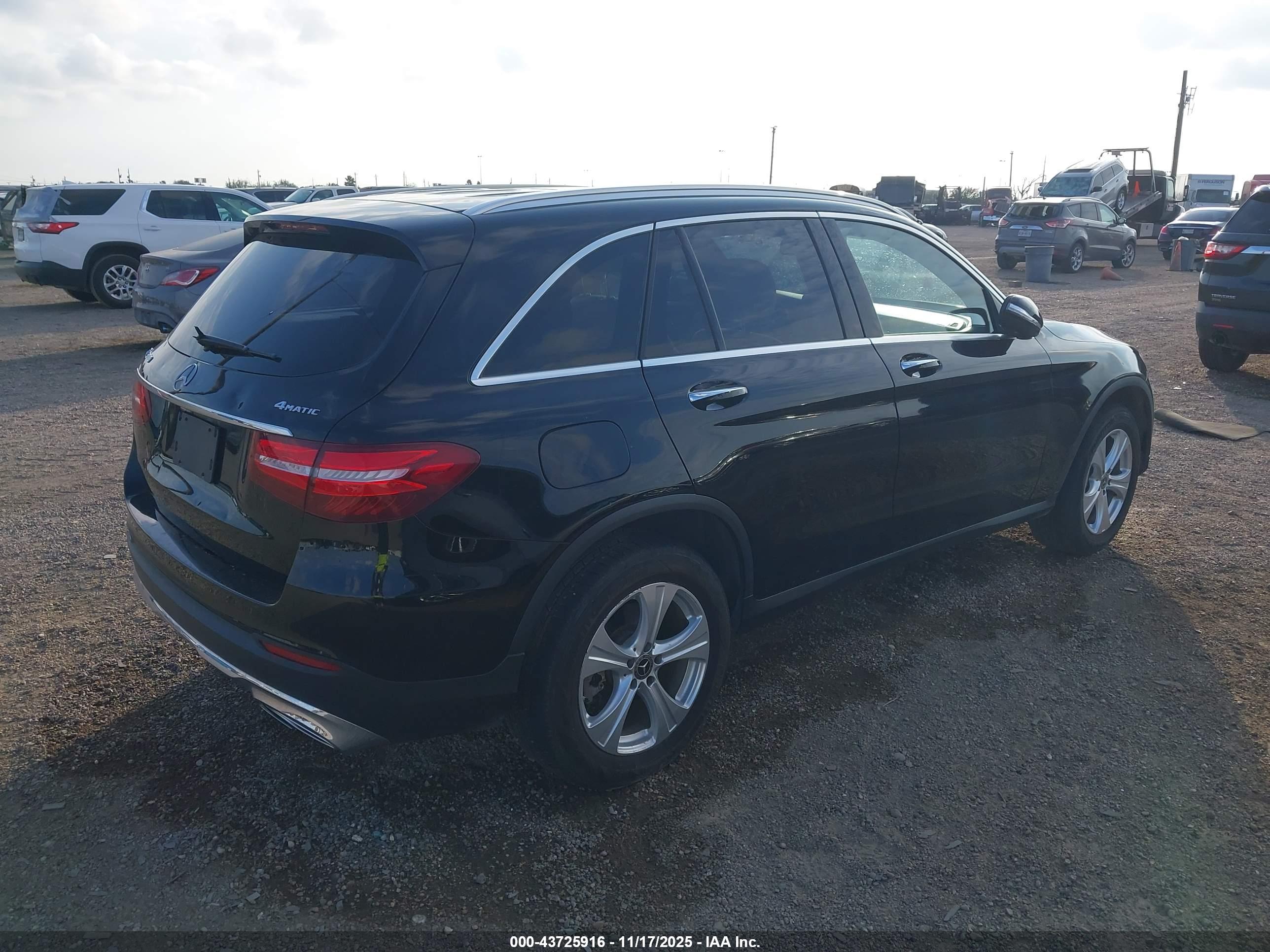MERCEDES-BENZ GLC image 4