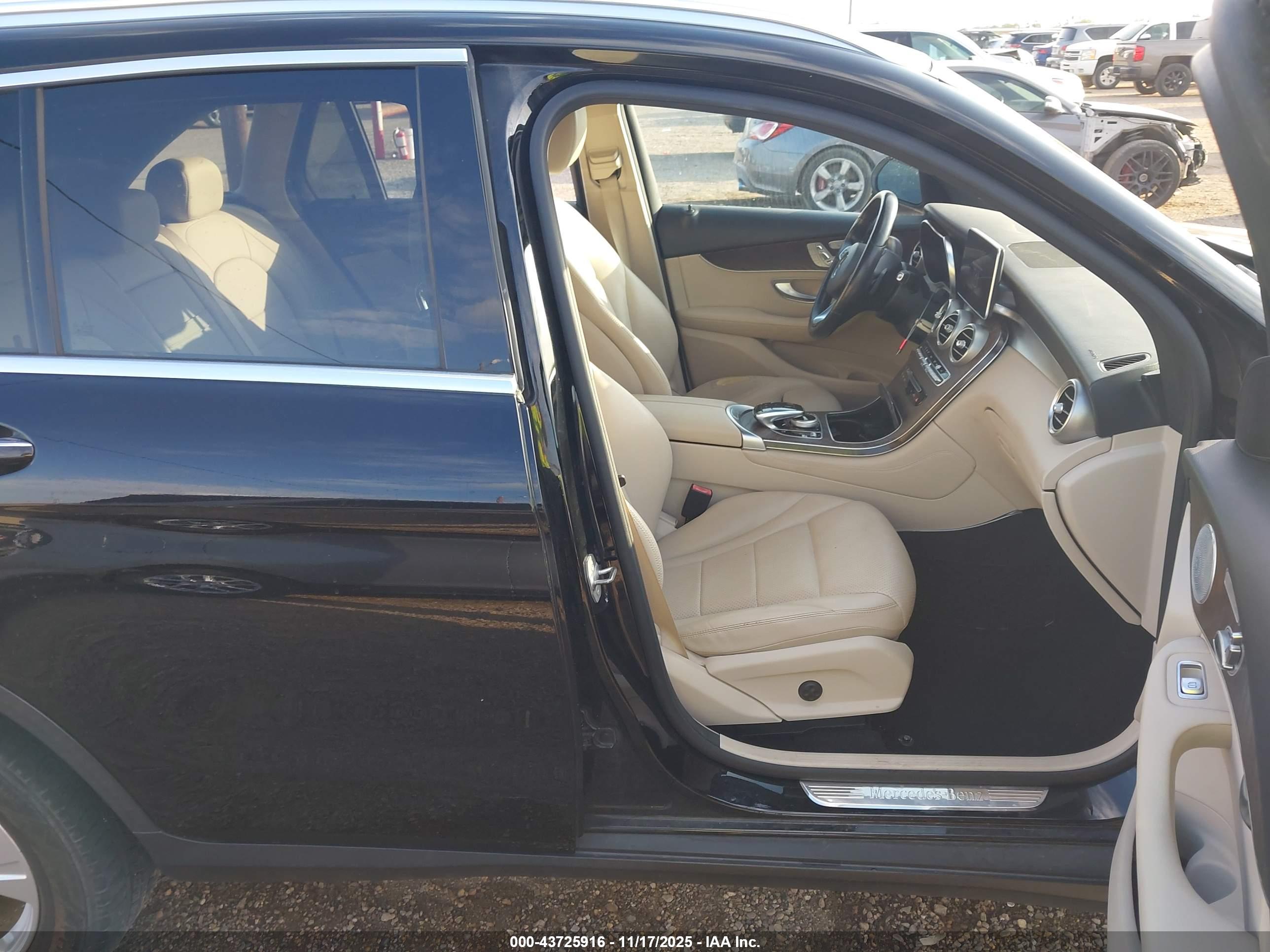 MERCEDES-BENZ GLC image 5
