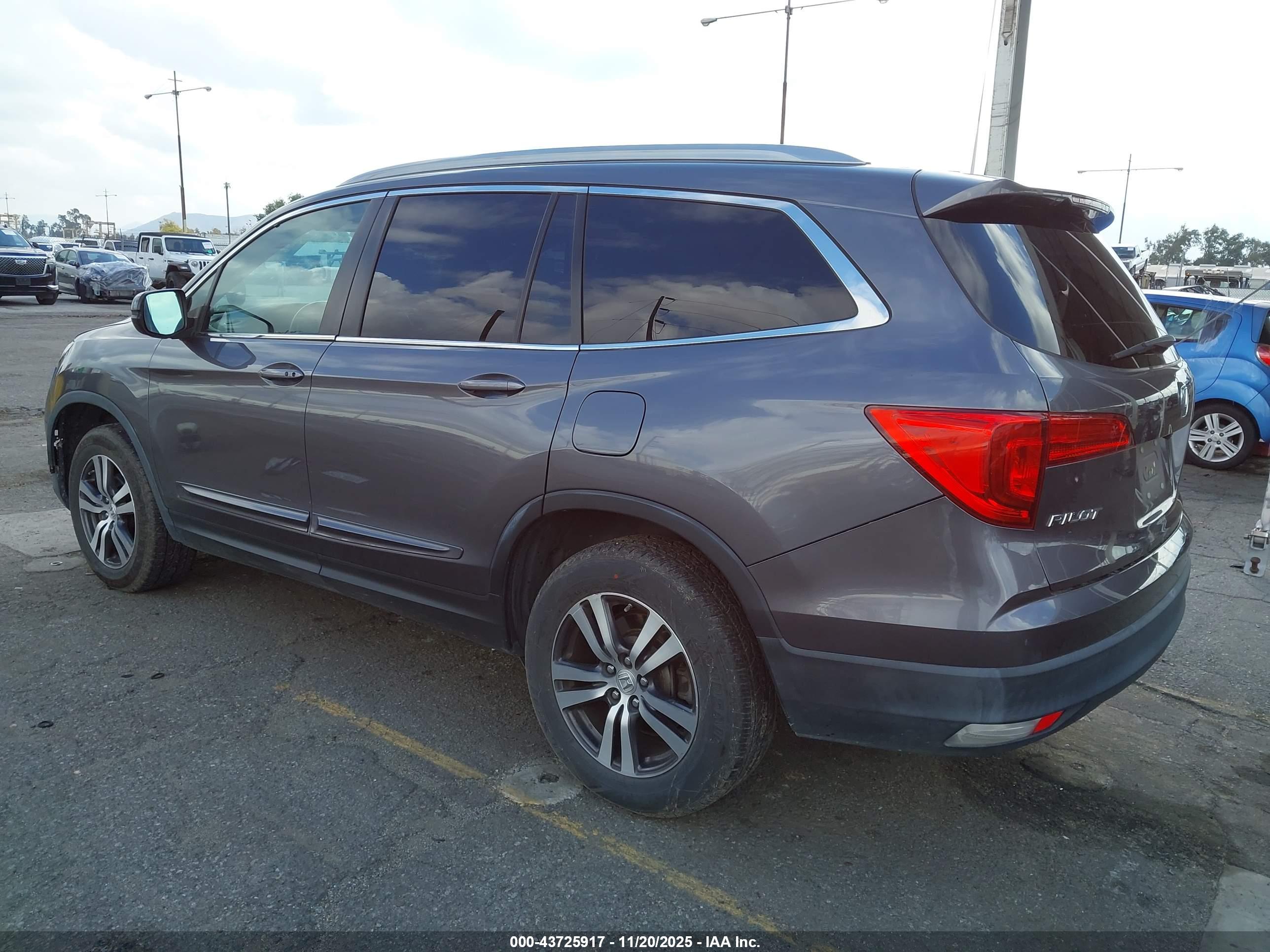 HONDA PILOT image 3