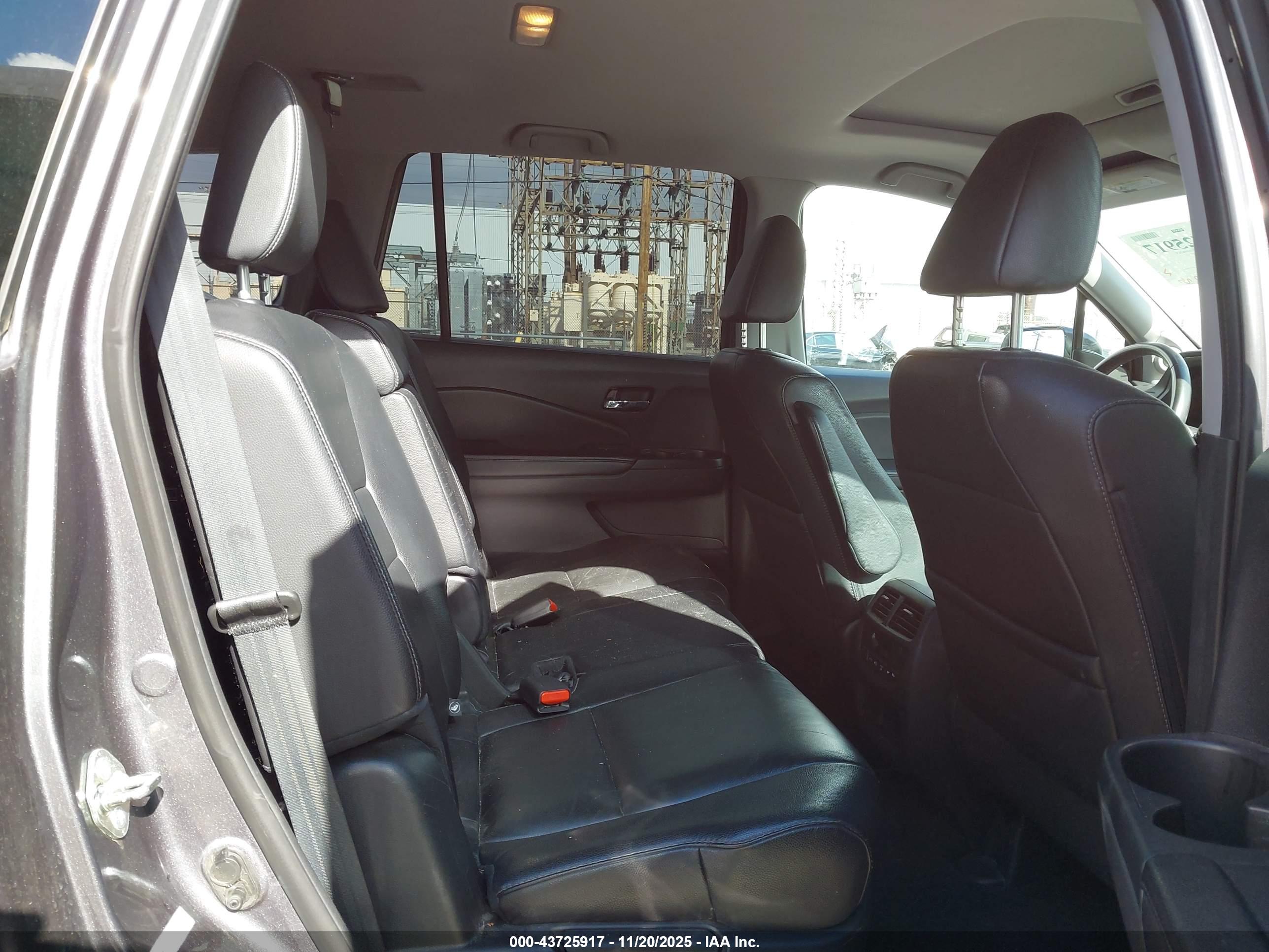 HONDA PILOT image 8