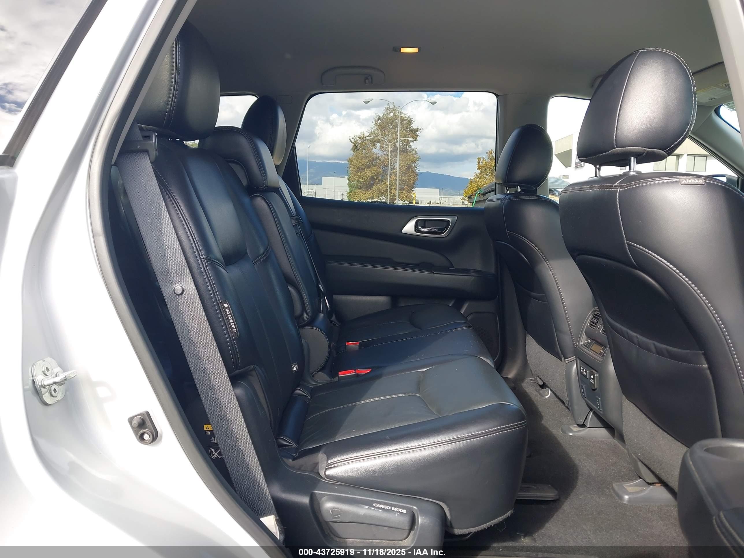 NISSAN PATHFINDER image 8