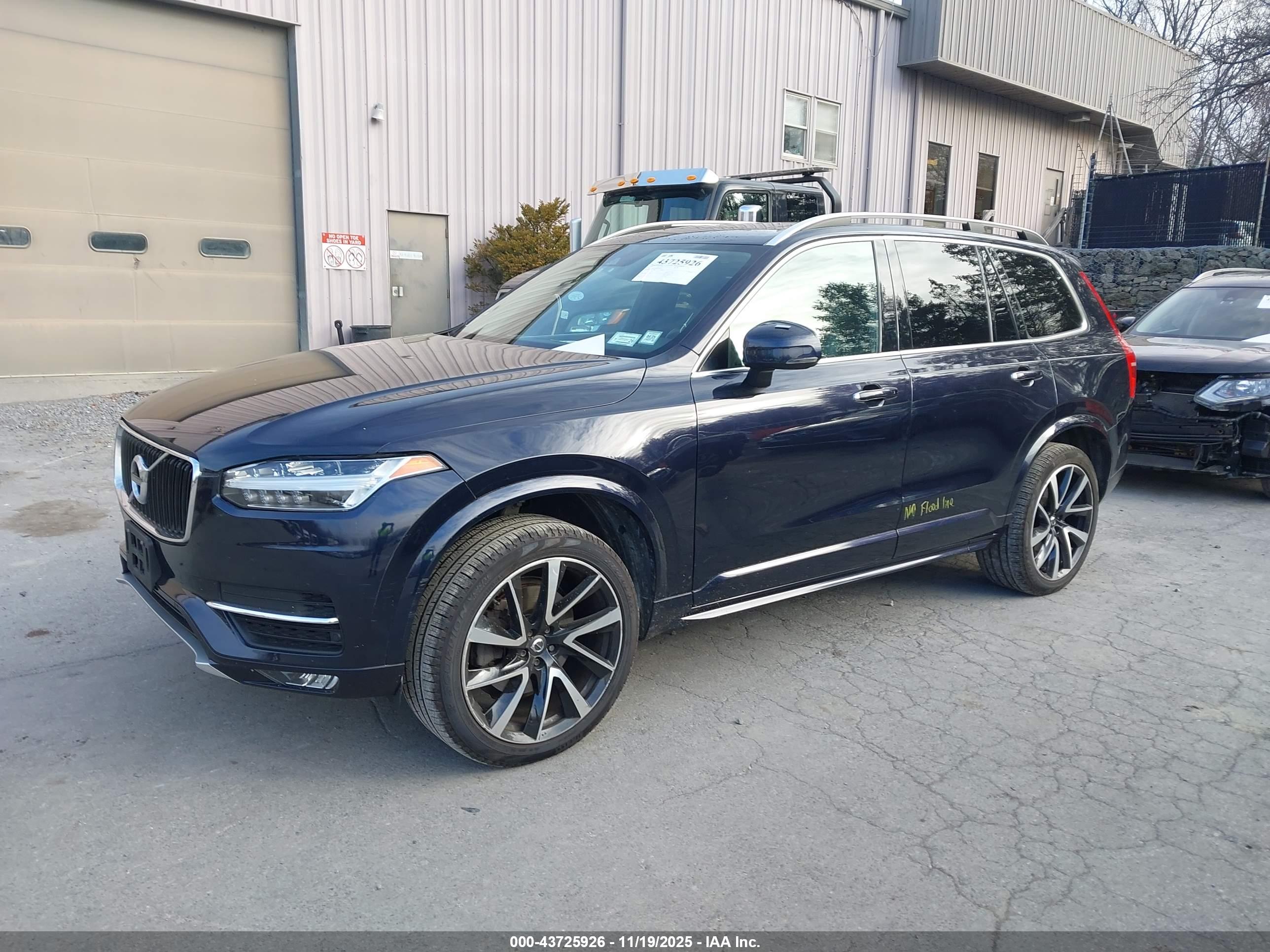 VOLVO XC90 image 2
