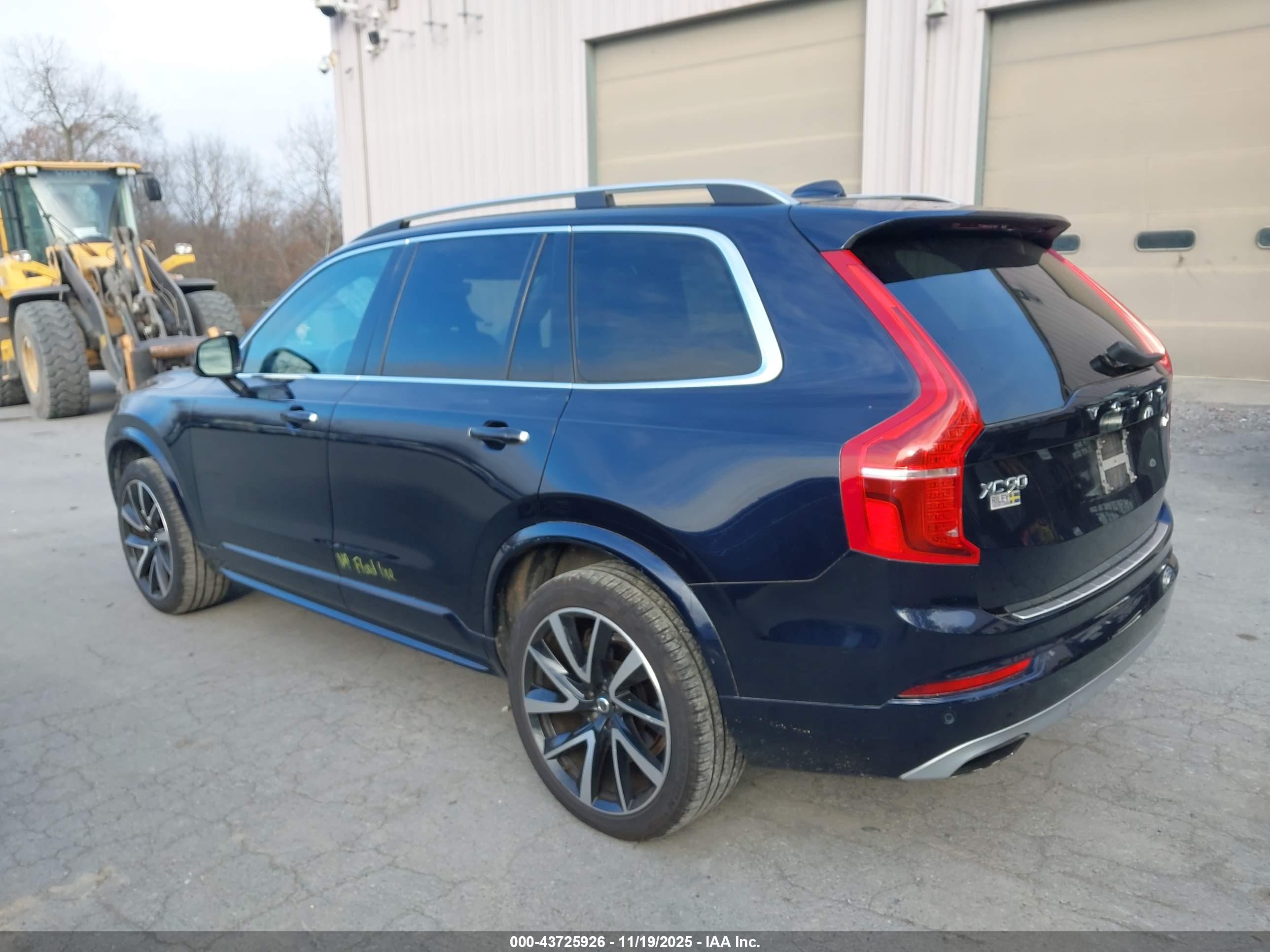 VOLVO XC90 image 3