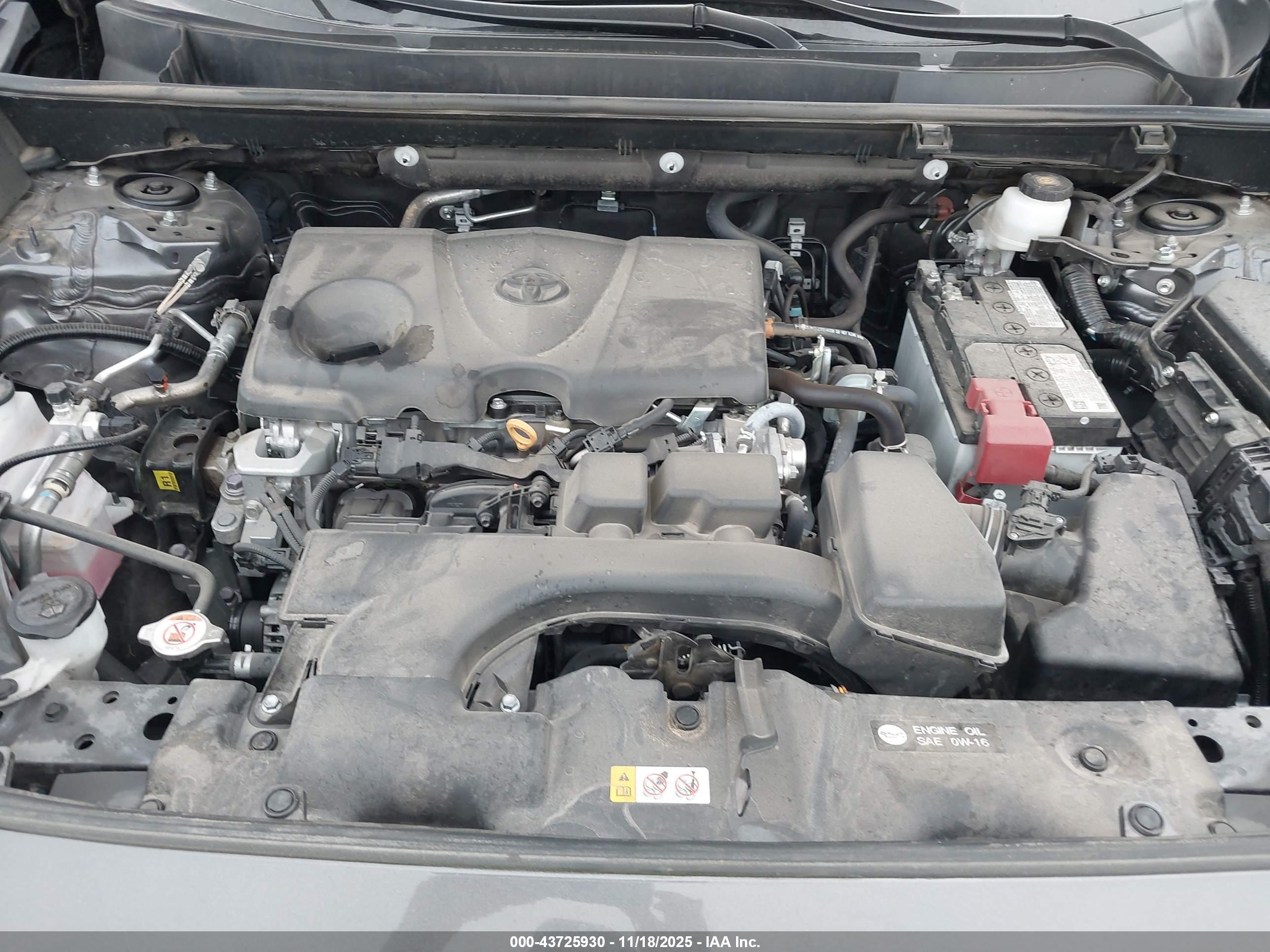 TOYOTA RAV4 image 10