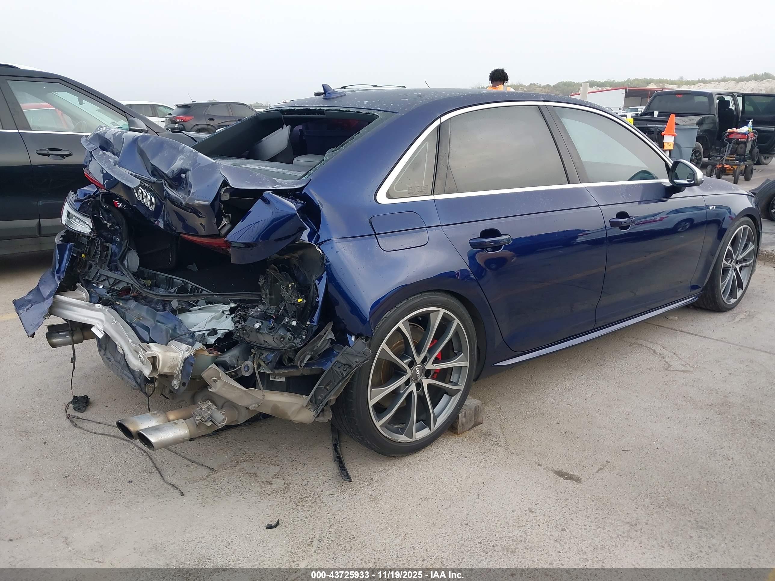 AUDI S4 image 4