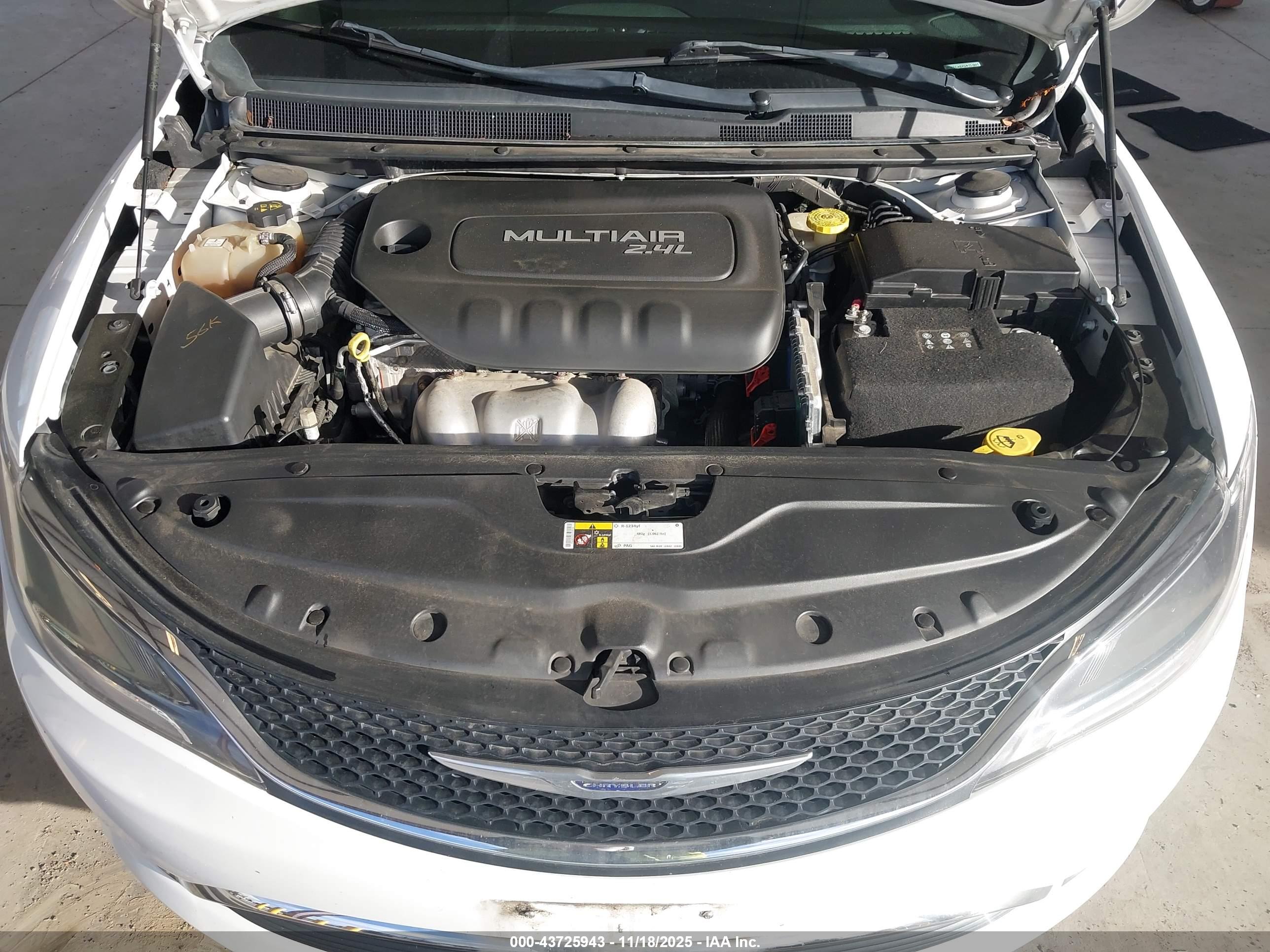 CHRYSLER 200 image 10