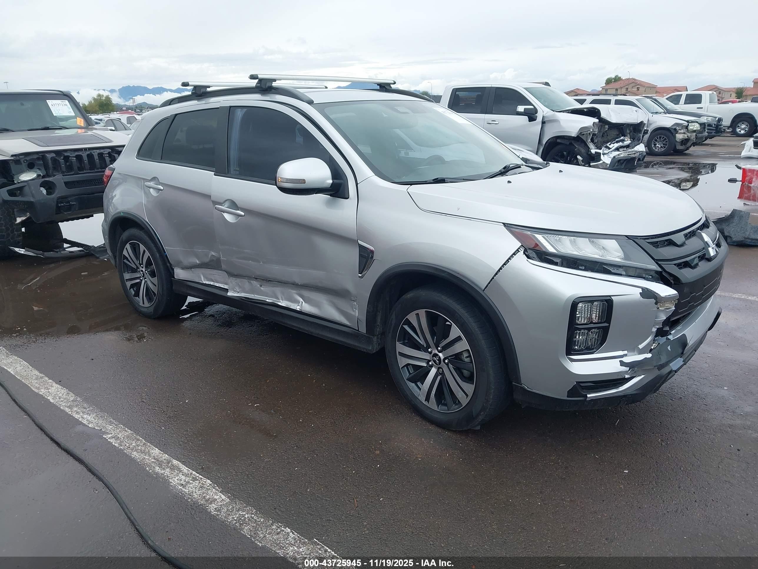 MITSUBISHI OUTLANDER image 6