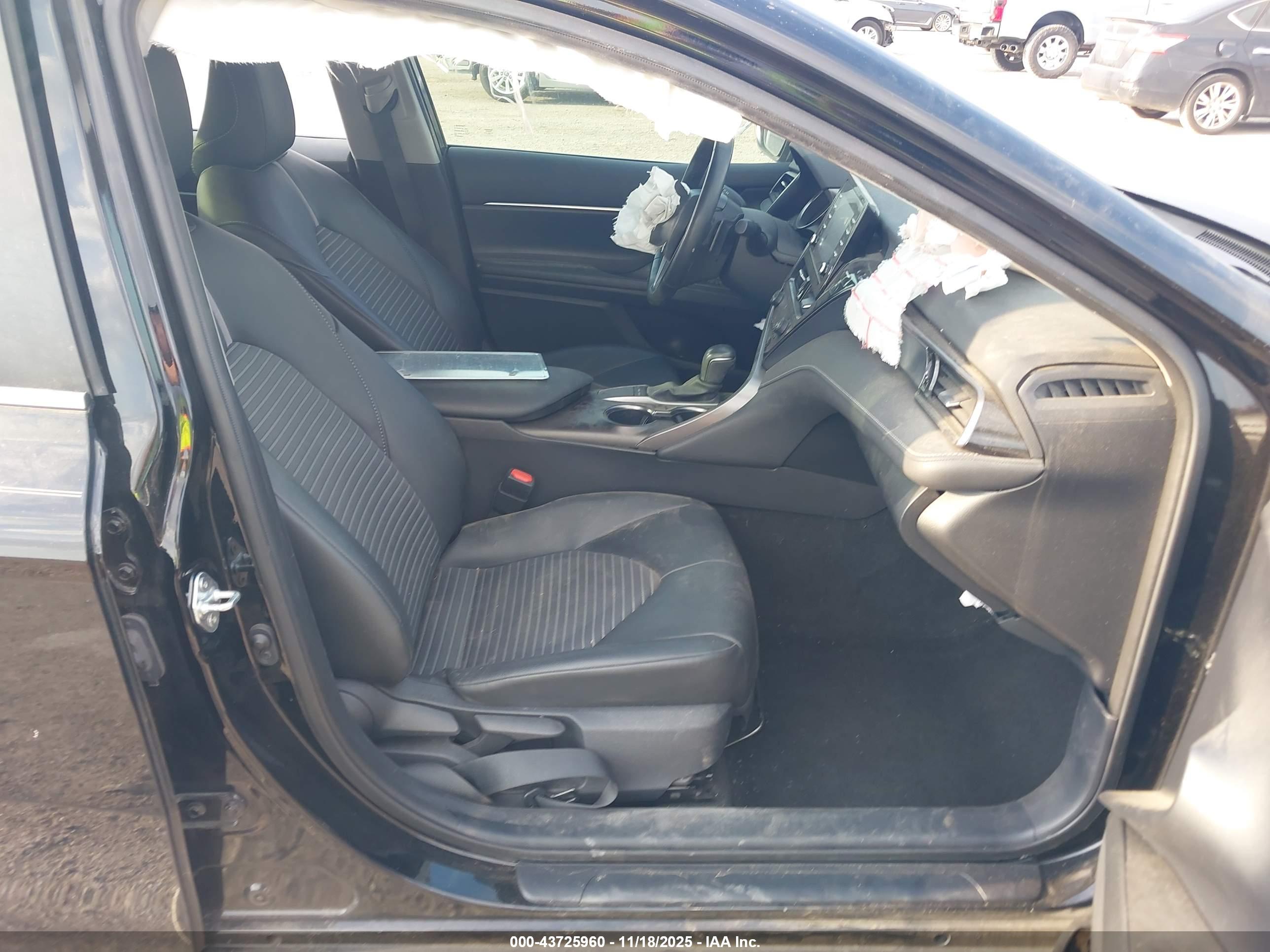 TOYOTA CAMRY image 5