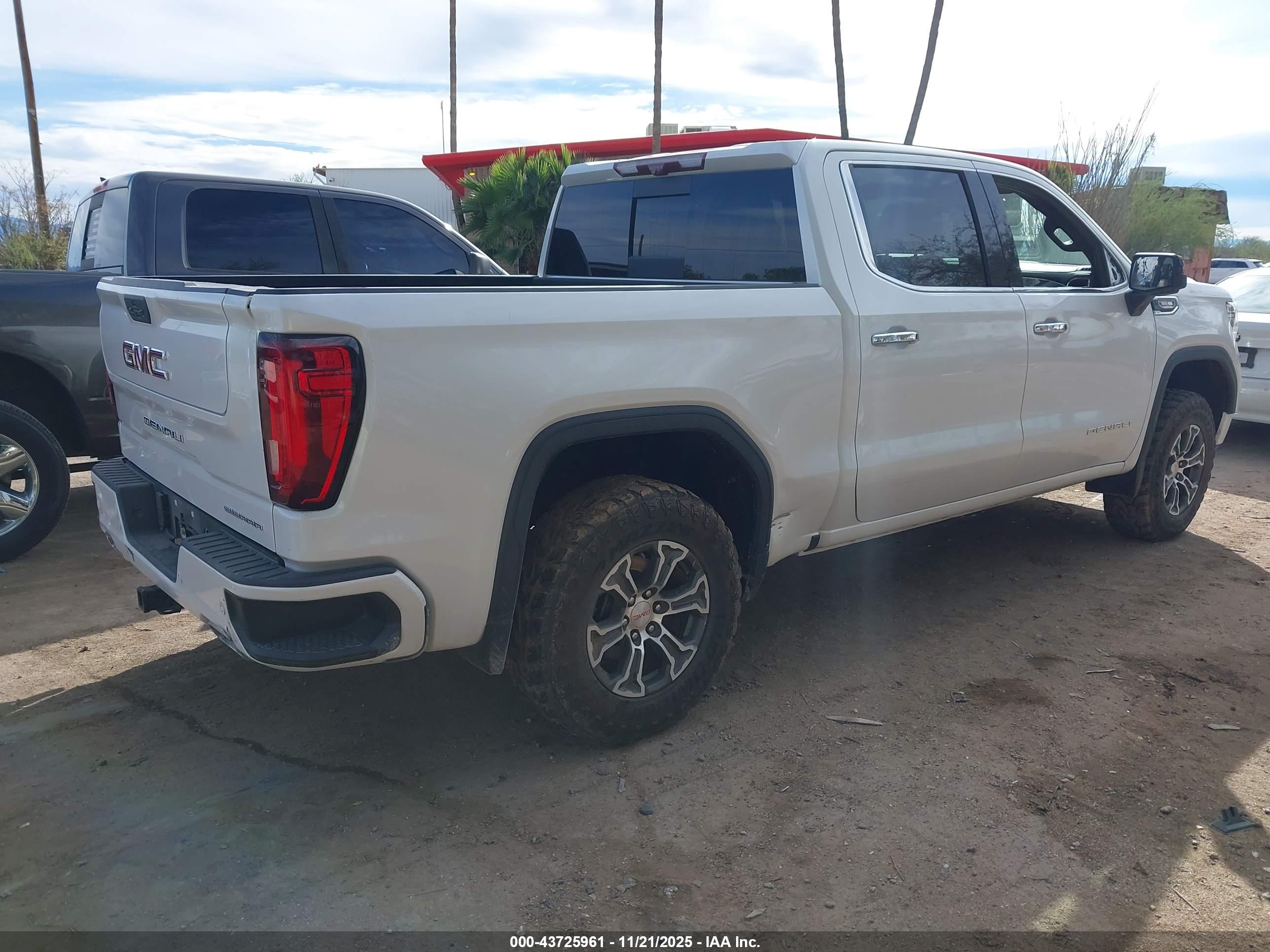 GMC SIERRA image 4