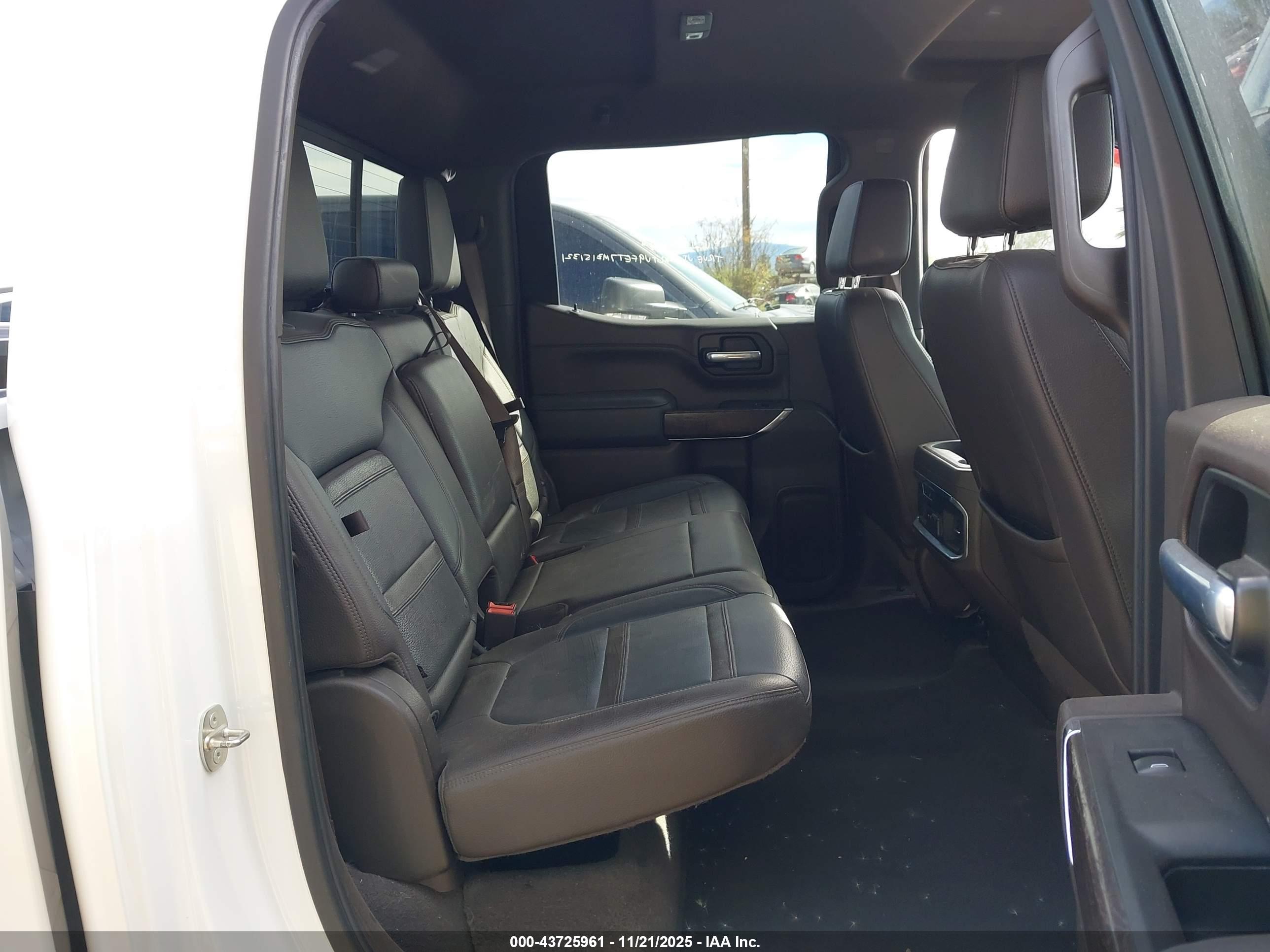 GMC SIERRA image 8