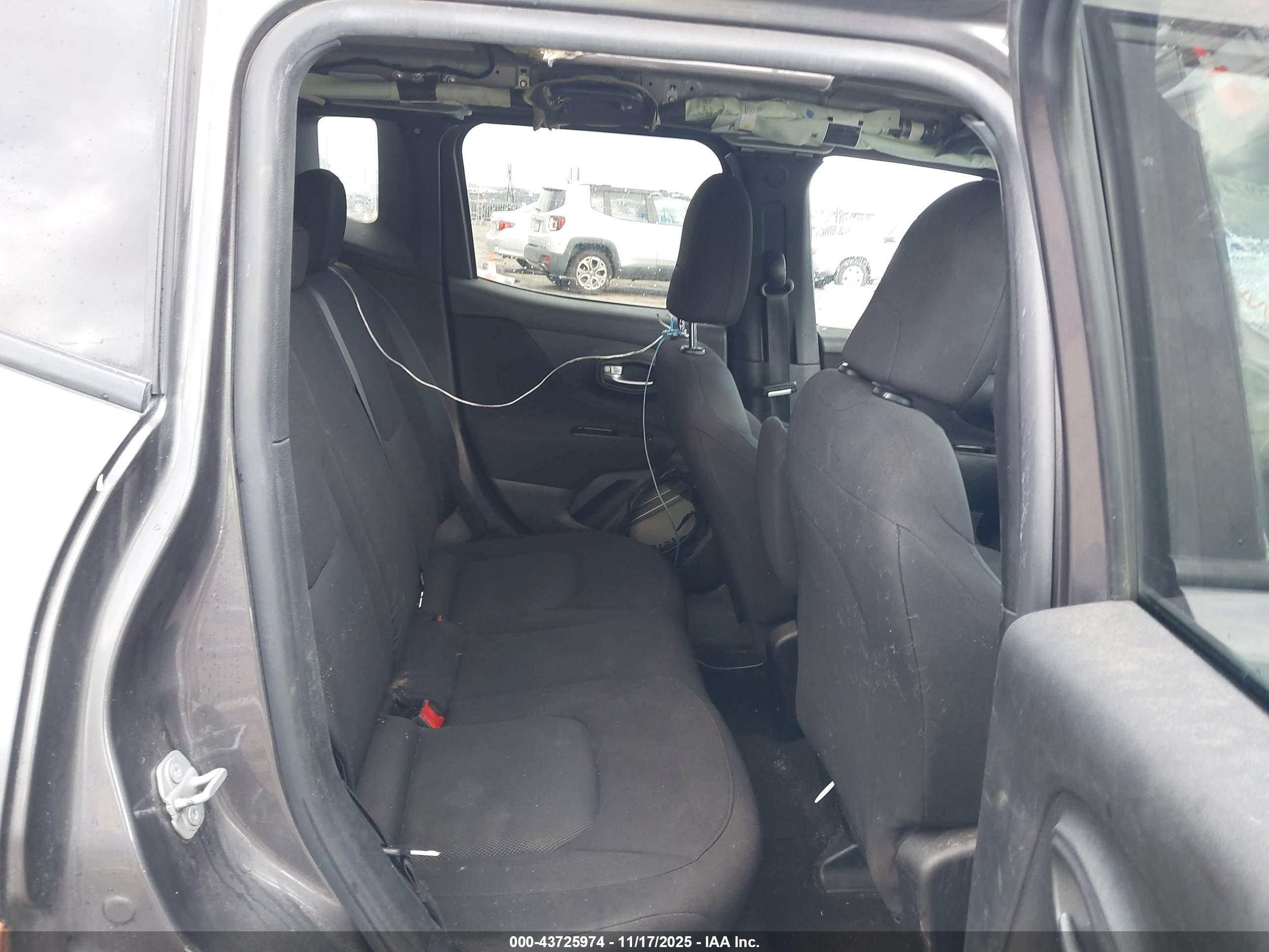 JEEP RENEGADE image 8