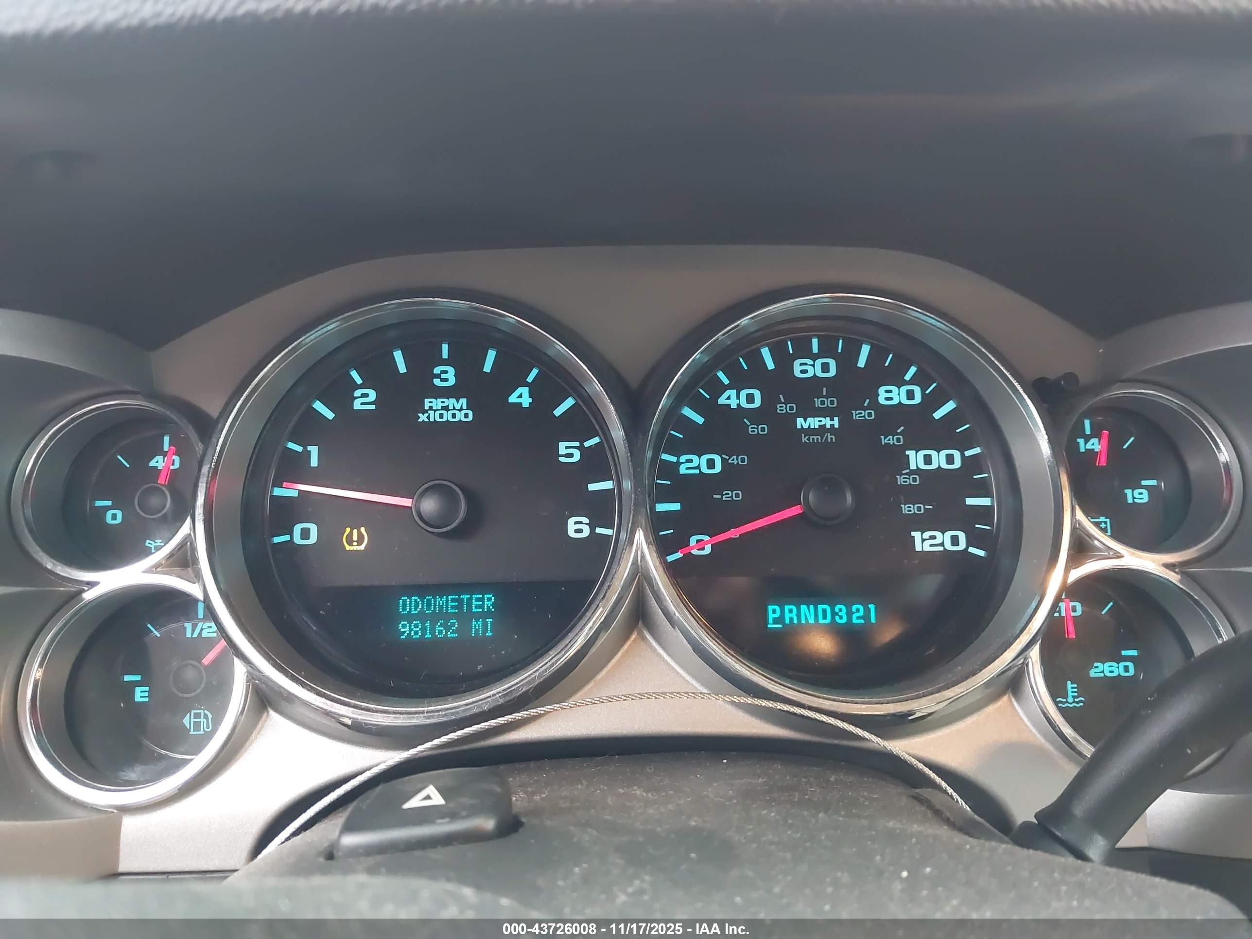 CHEVROLET SILVERADO image 7