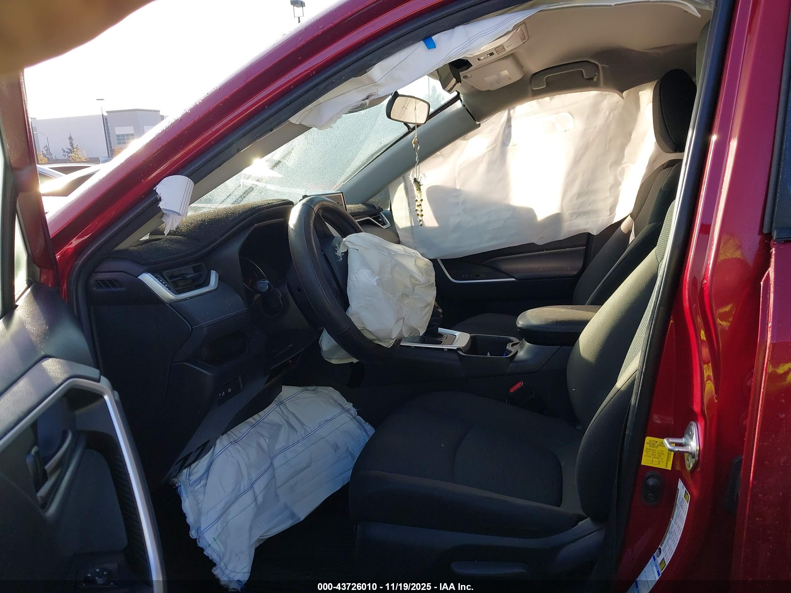 TOYOTA RAV4 image 5