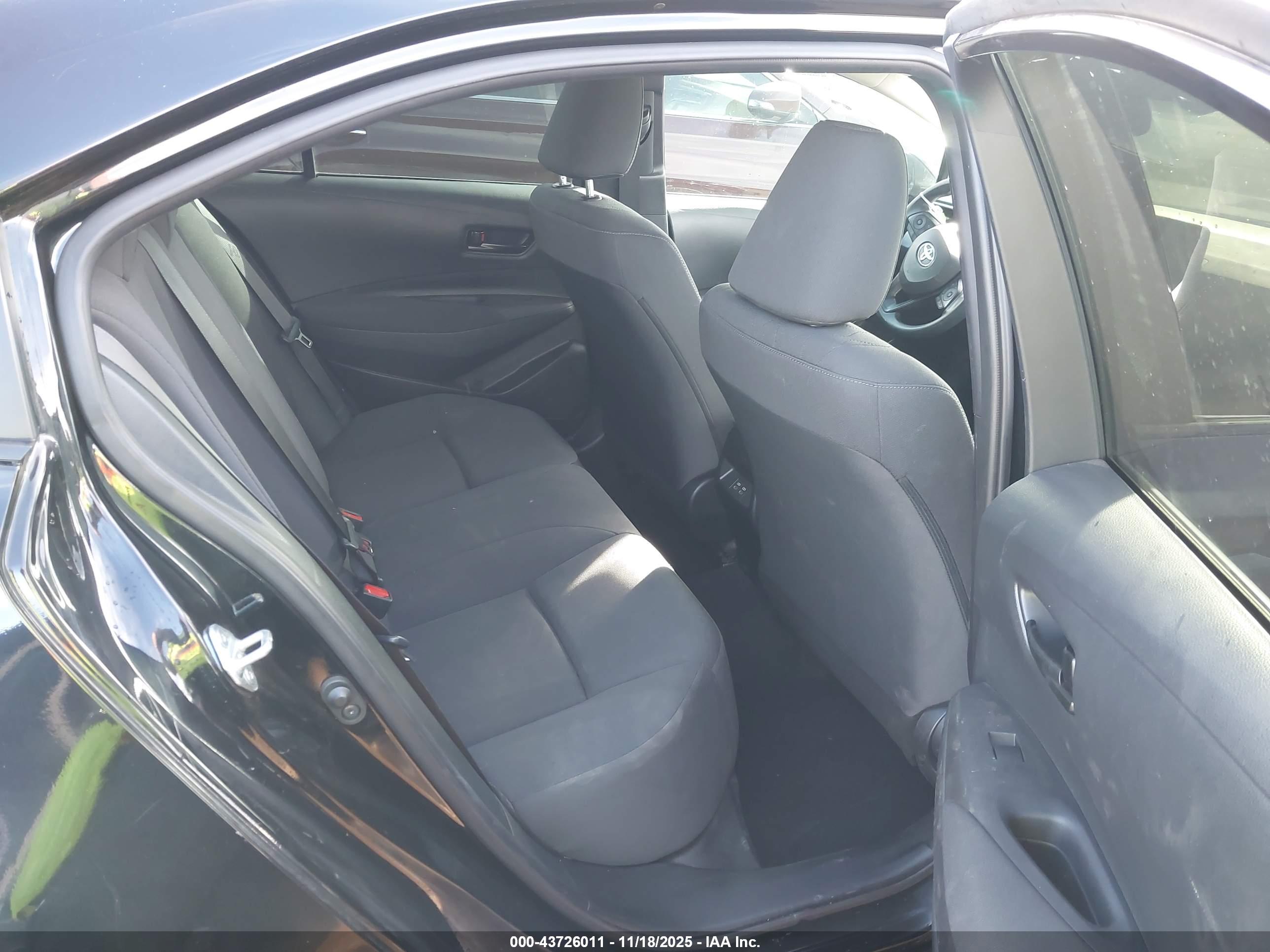 TOYOTA COROLLA image 8