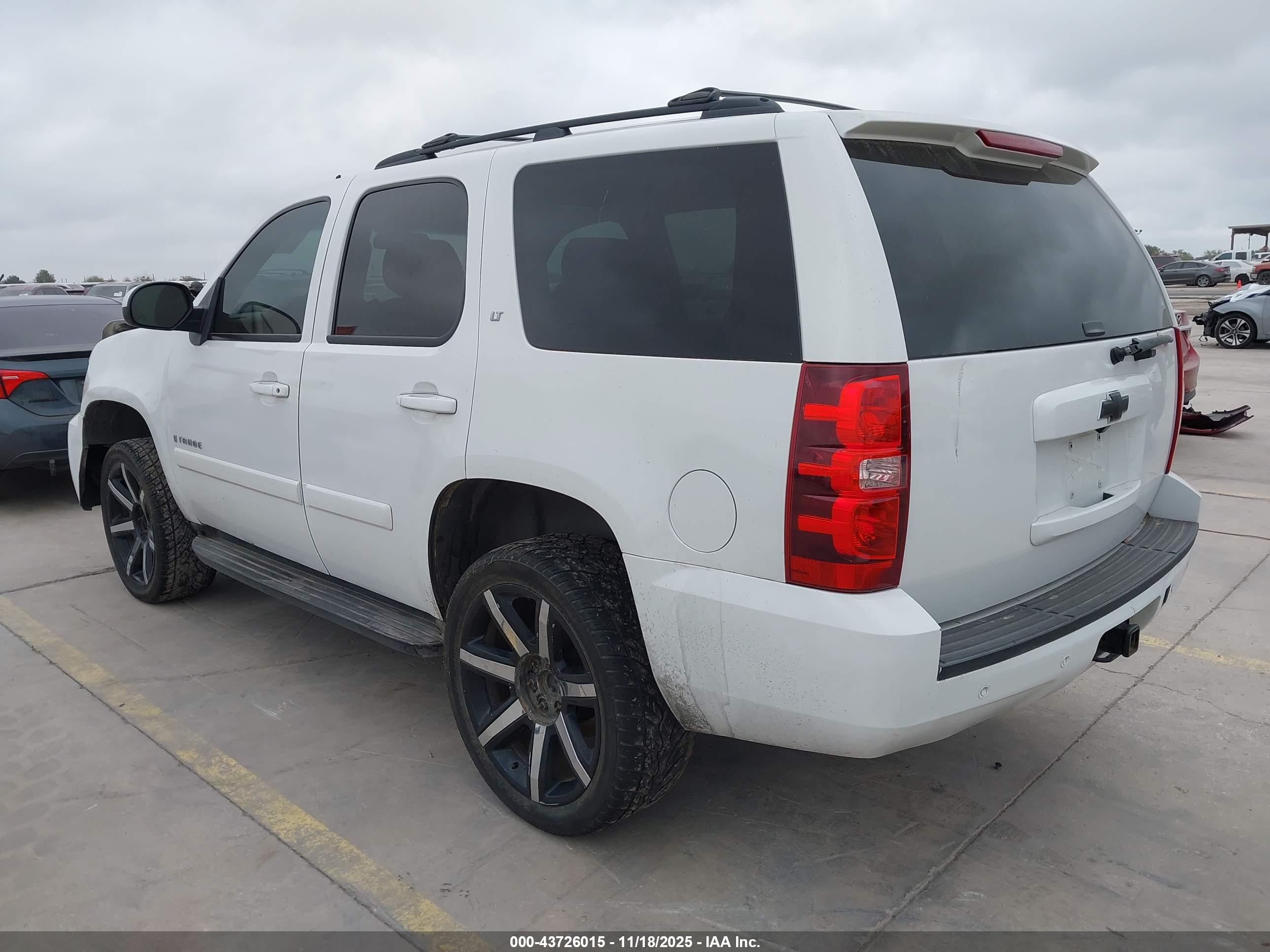 CHEVROLET TAHOE image 3
