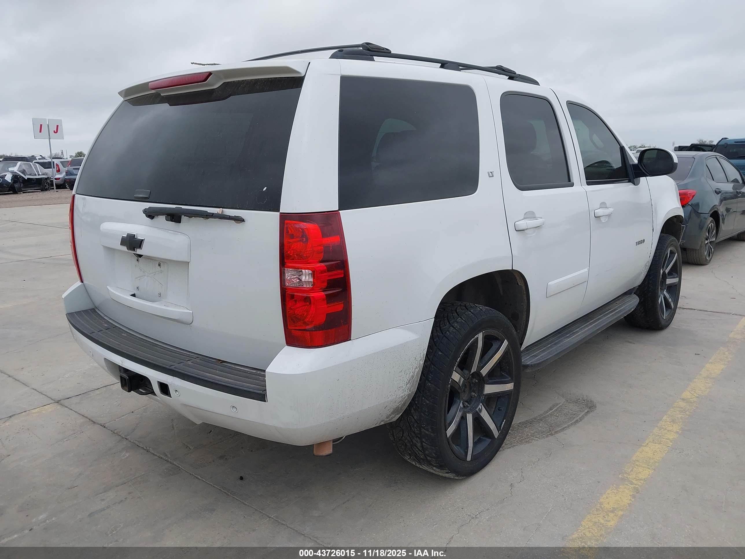 CHEVROLET TAHOE image 4