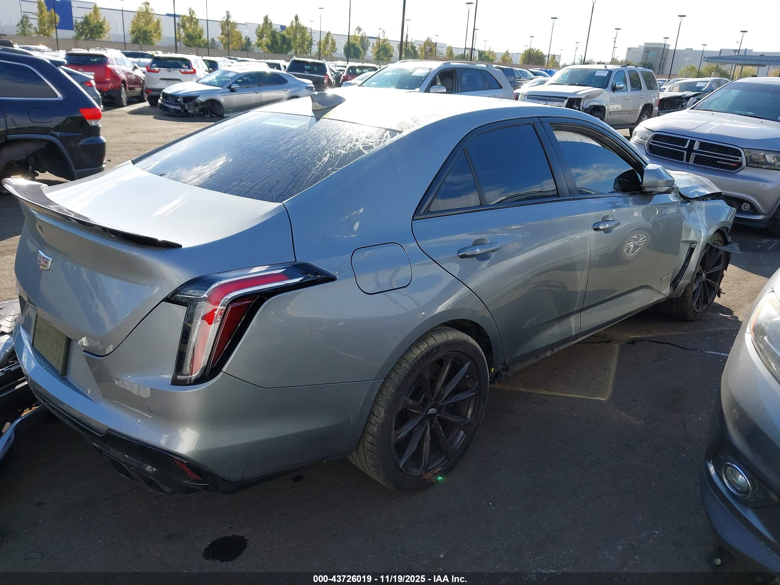 CADILLAC CT4-V image 4