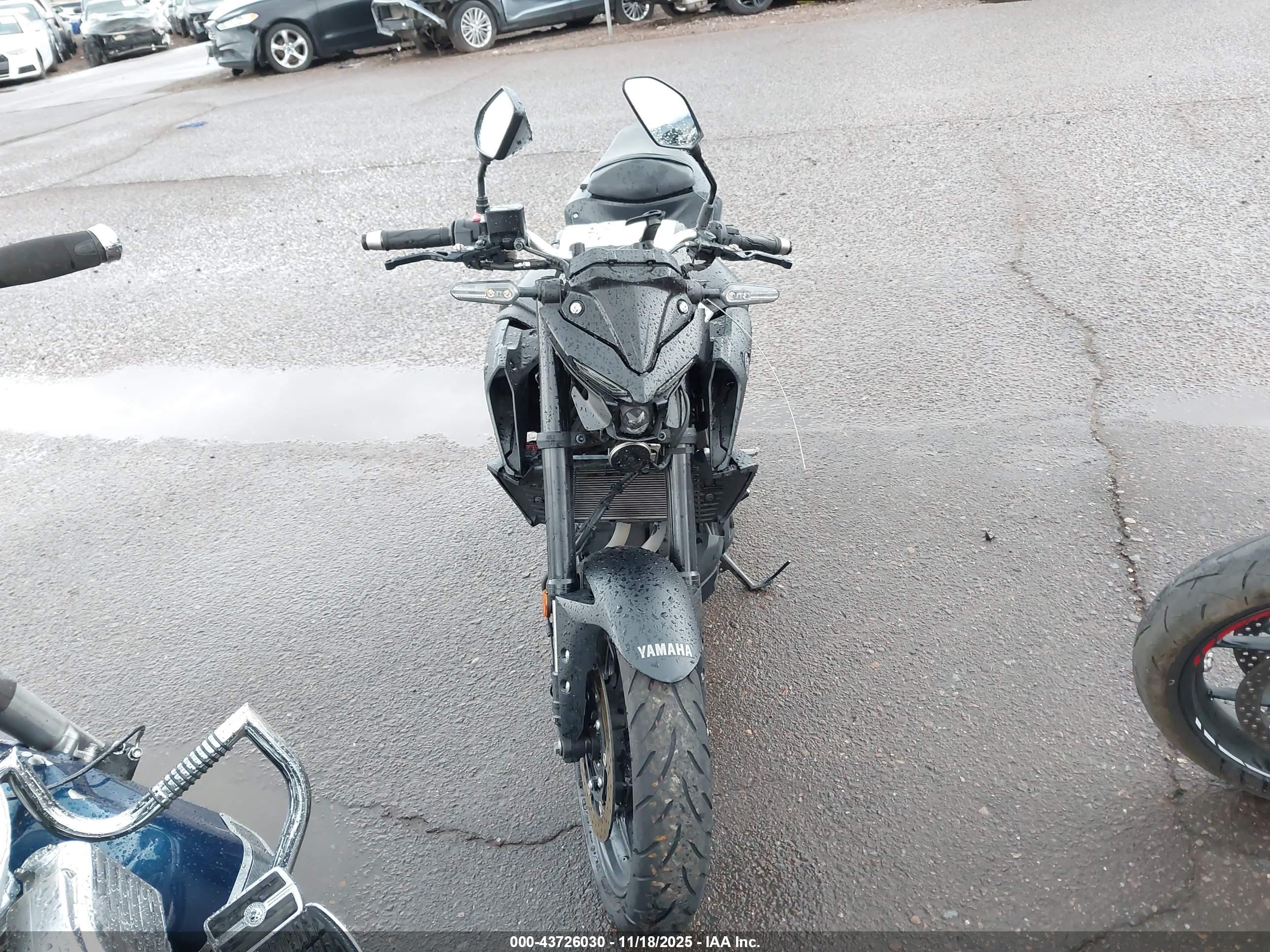 YAMAHA MT-03 image 5