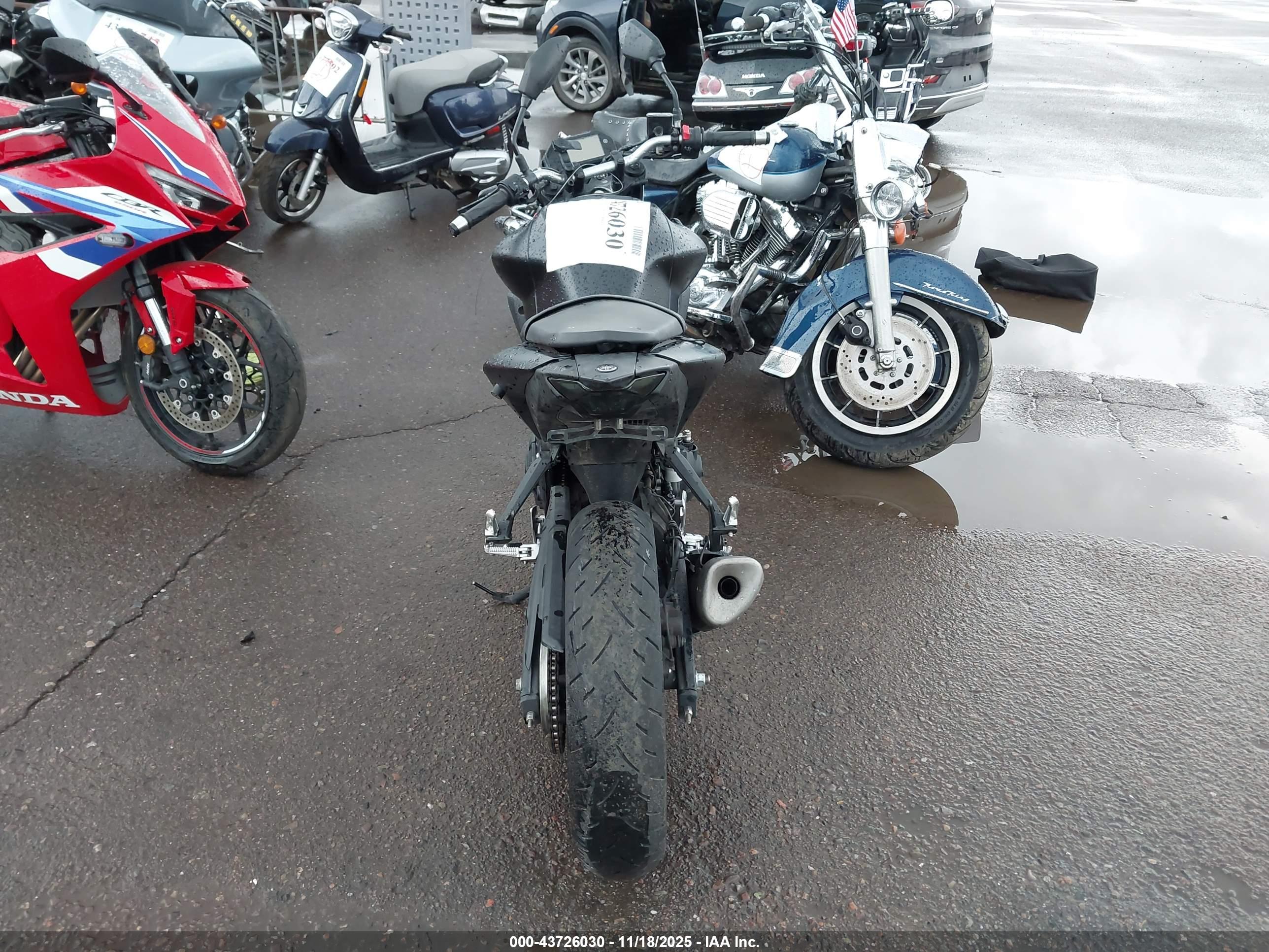 YAMAHA MT-03 image 6