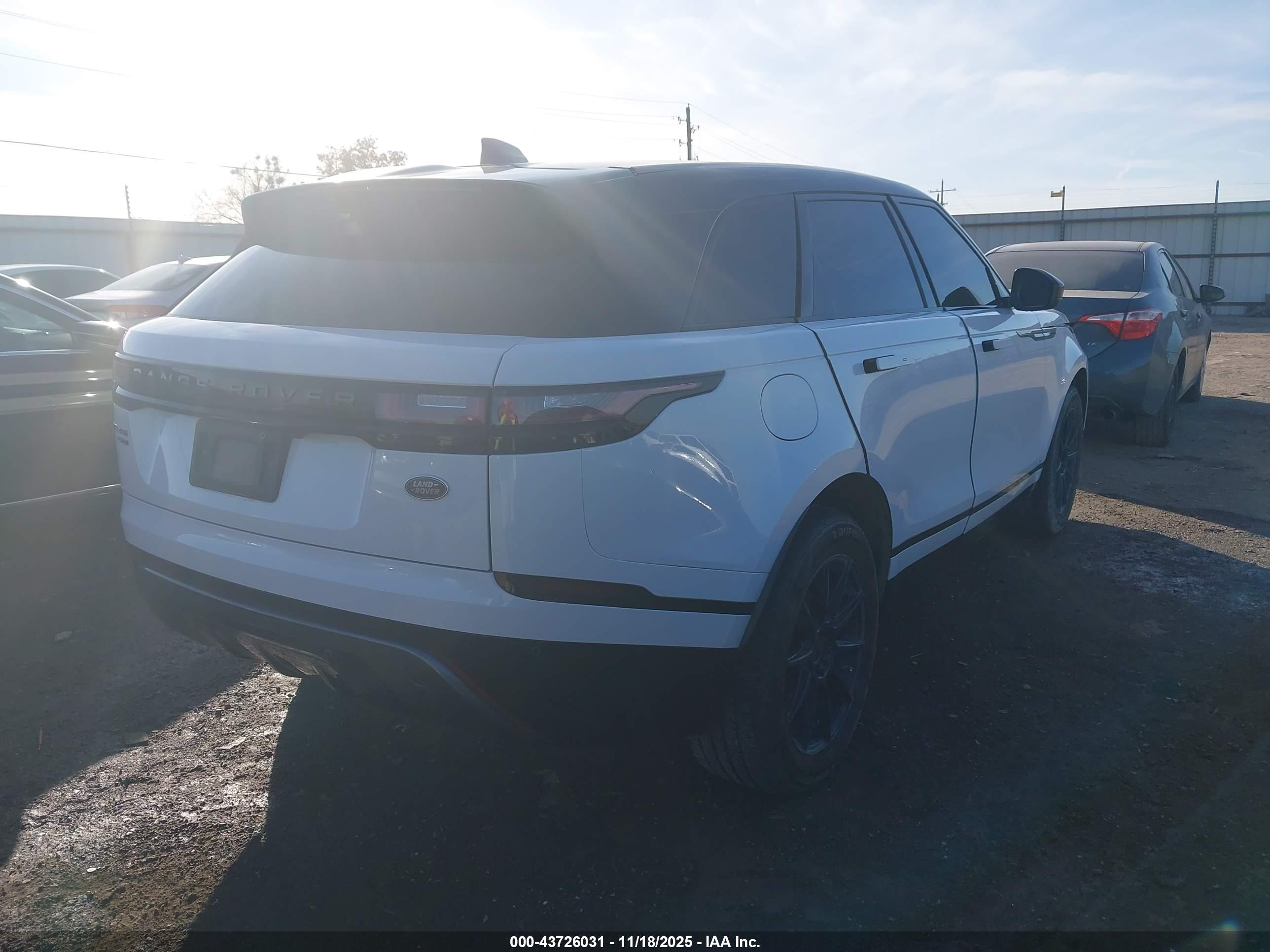 LAND ROVER image 4