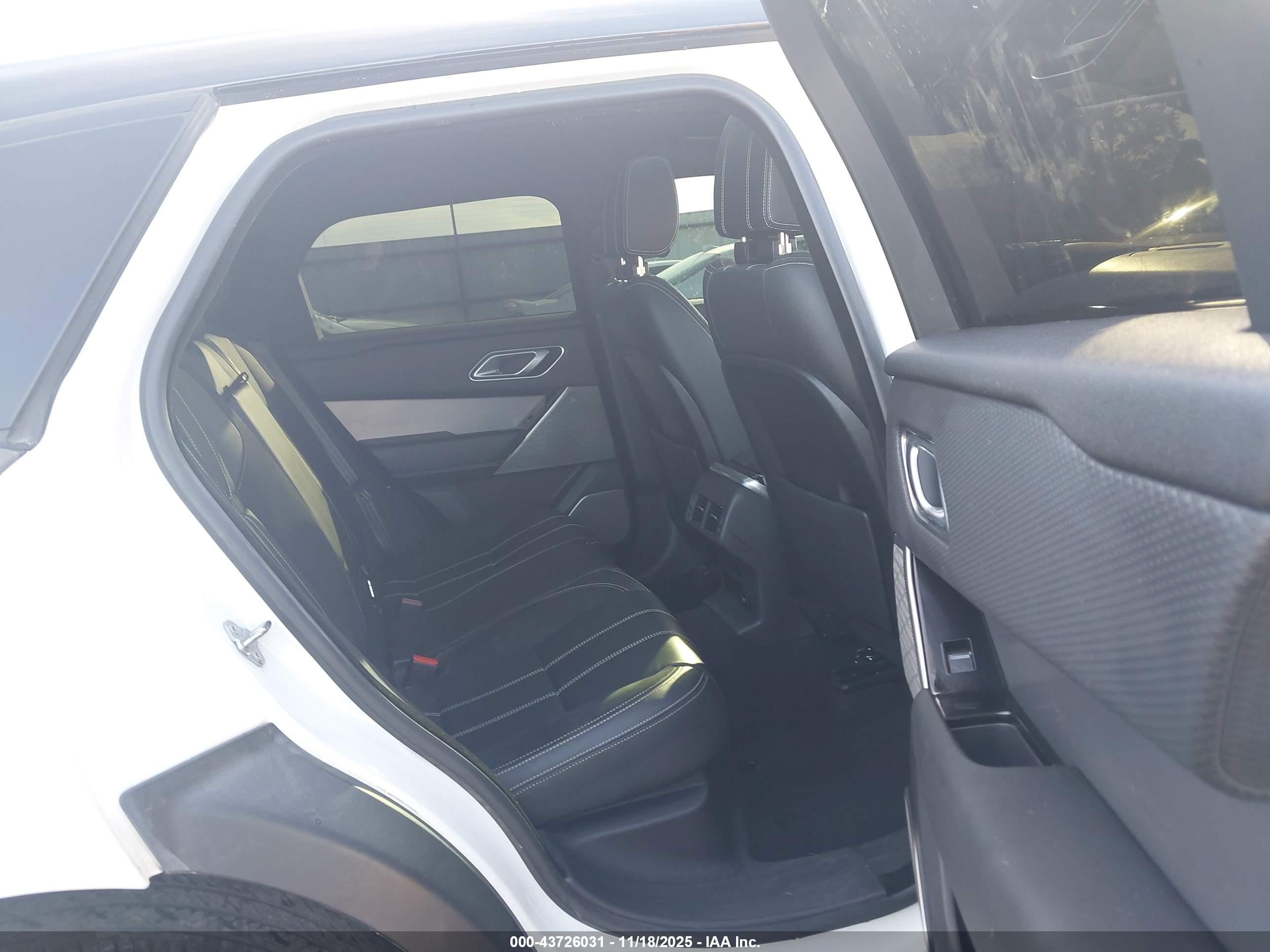 LAND ROVER image 8