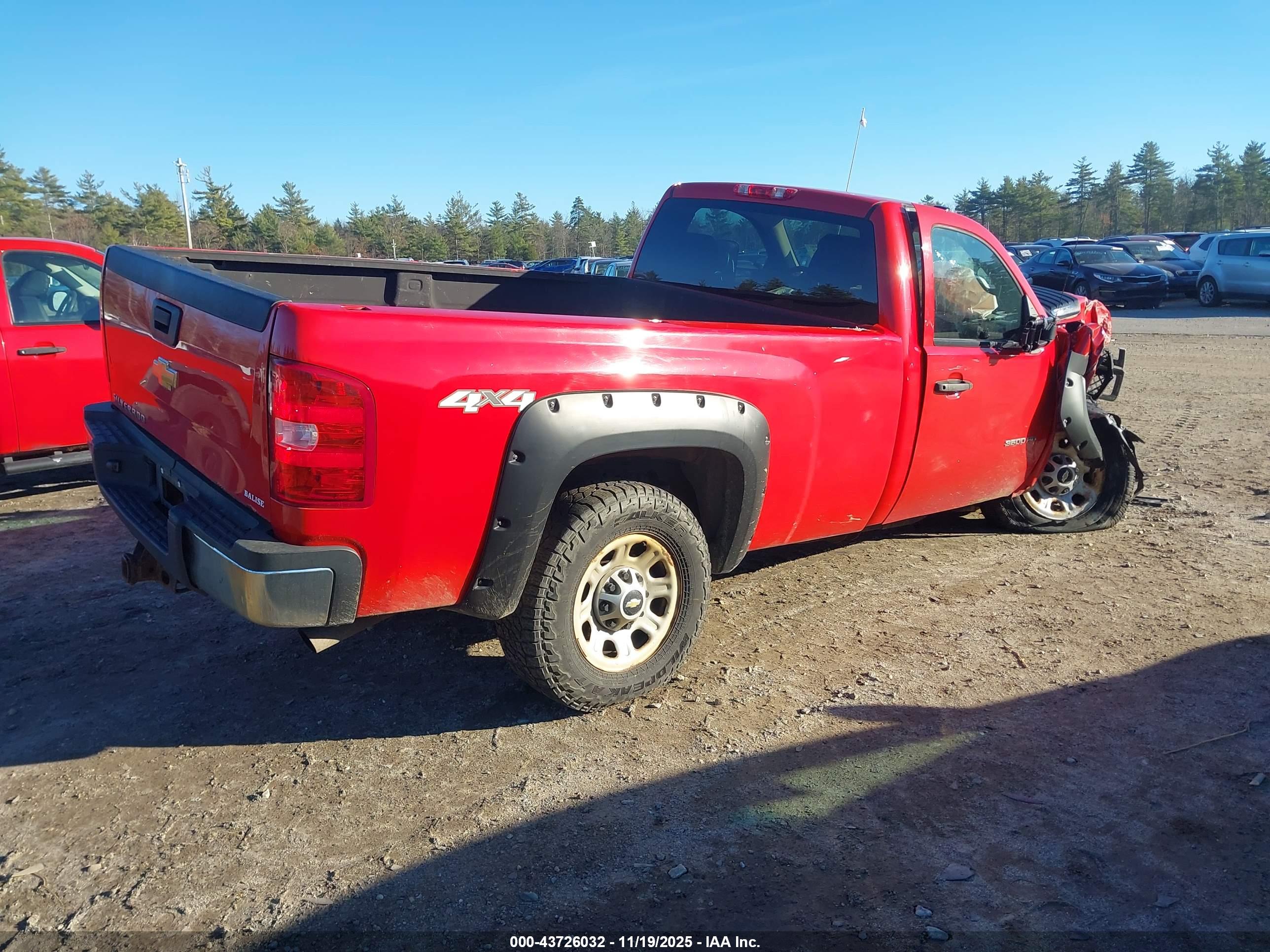 CHEVROLET SILVERADO image 4