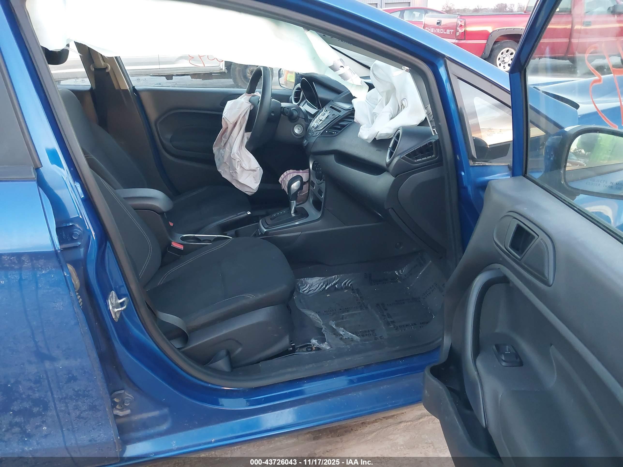 FORD FIESTA image 5