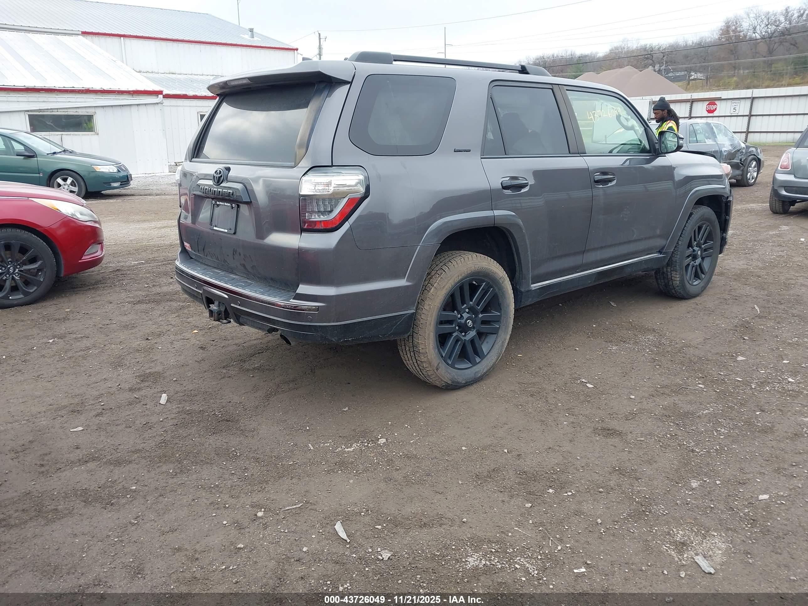 TOYOTA 4RUNNER image 4