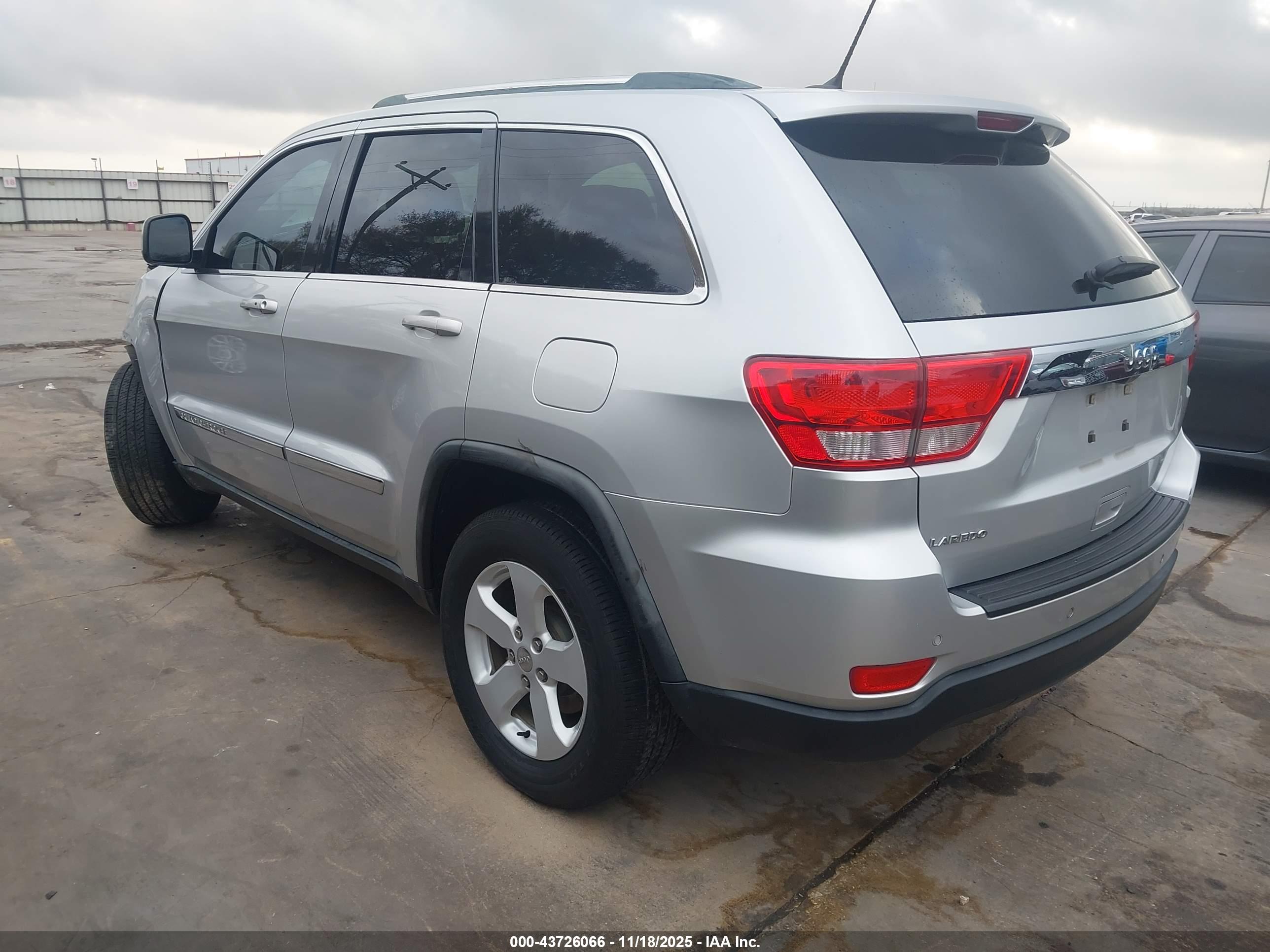 JEEP GRAND image 3
