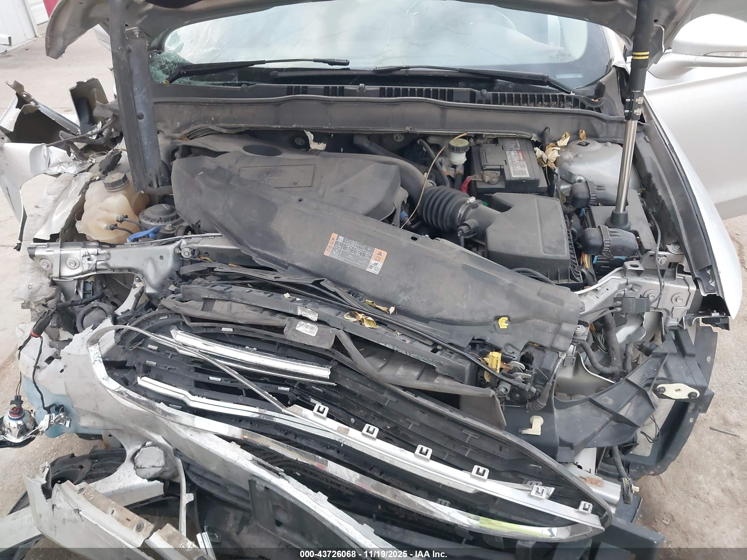 FORD FUSION image 10