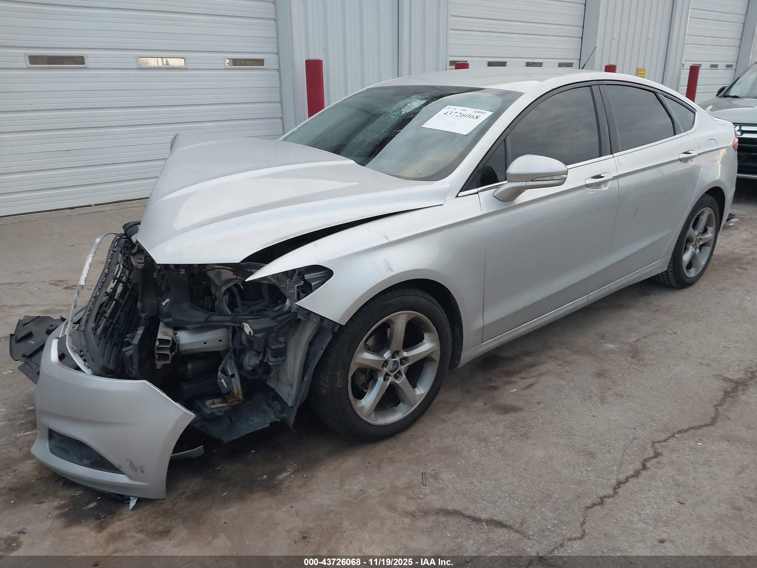 FORD FUSION image 2