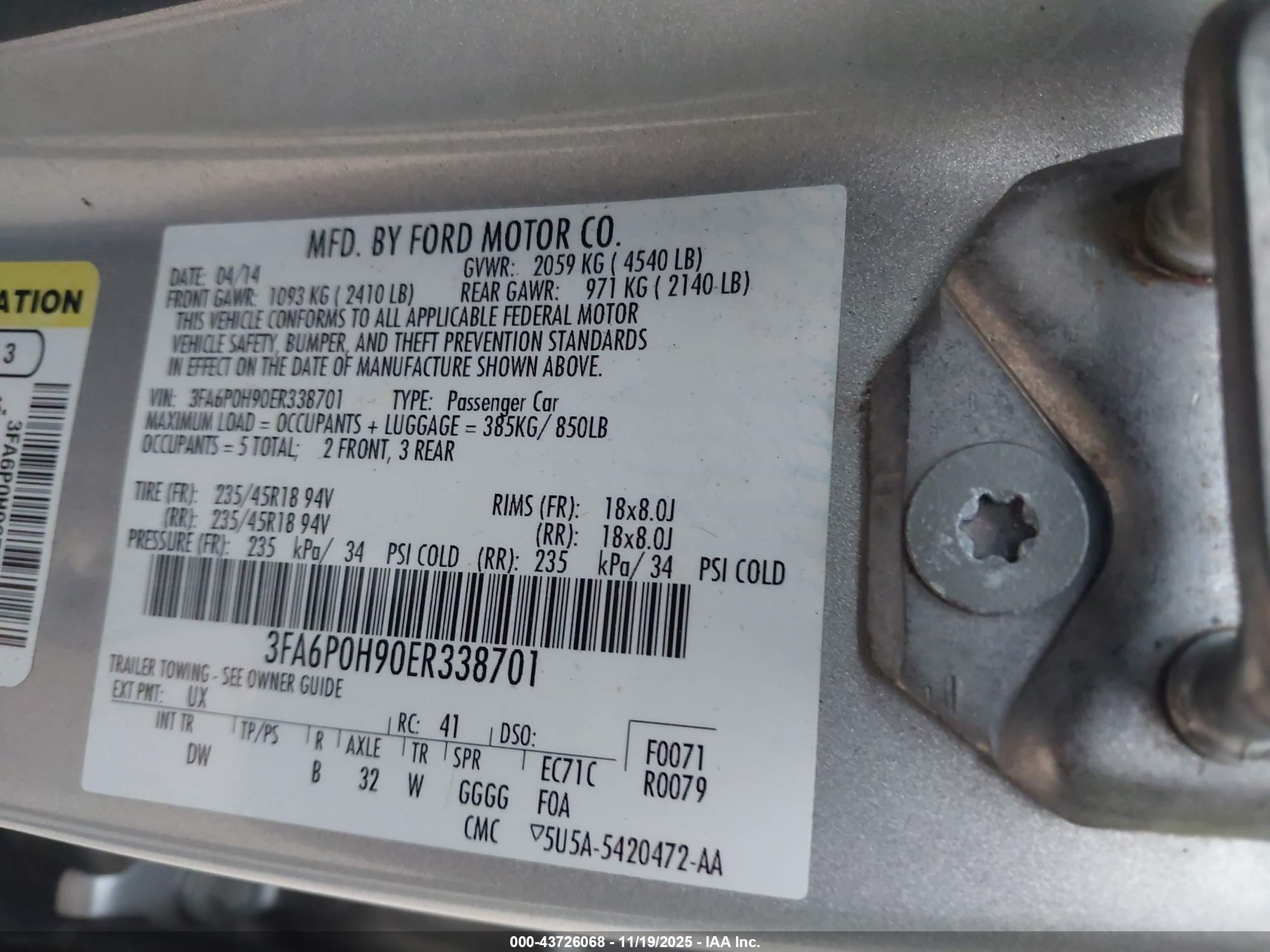 FORD FUSION image 9