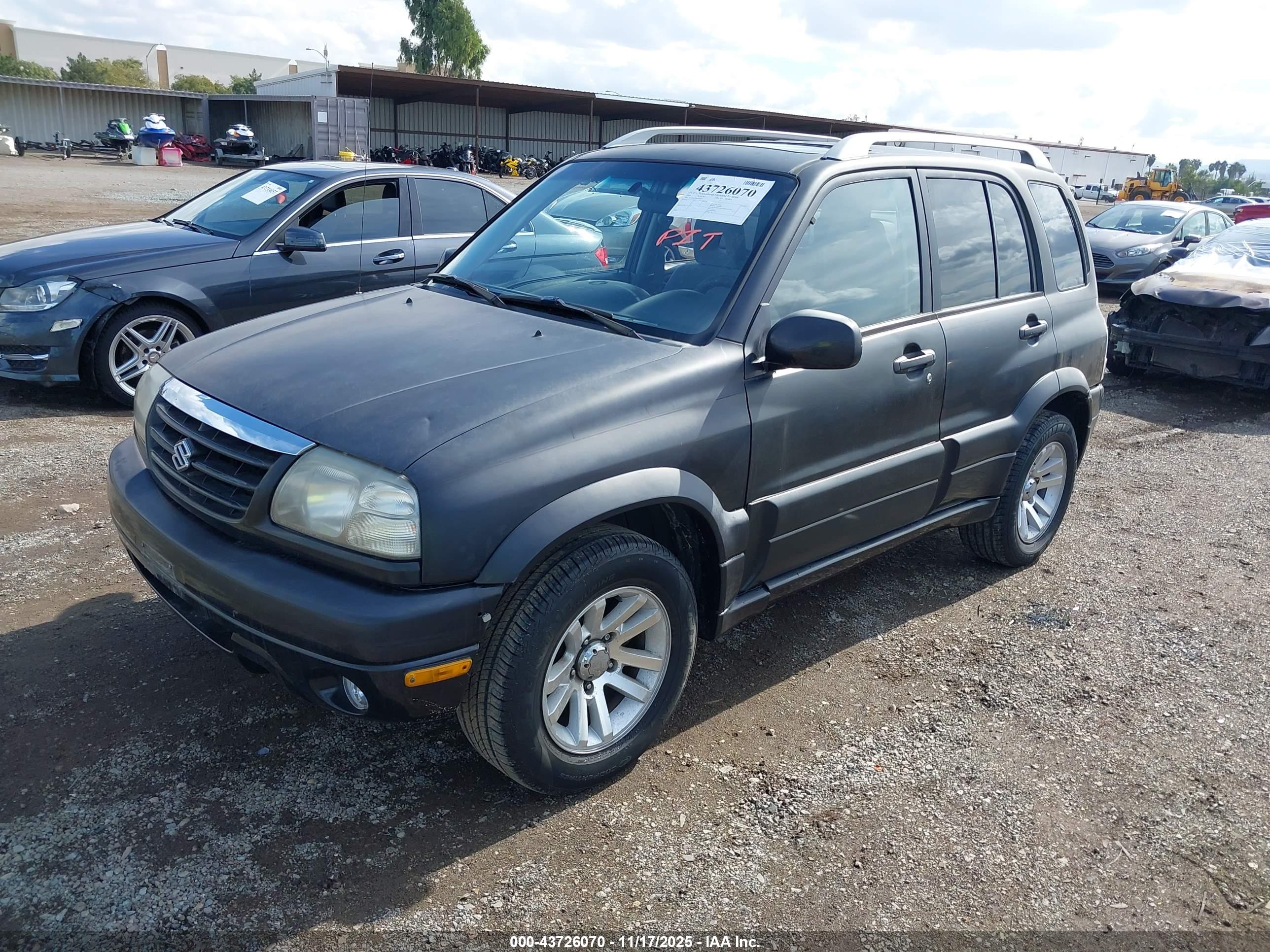 SUZUKI GRAND image 2