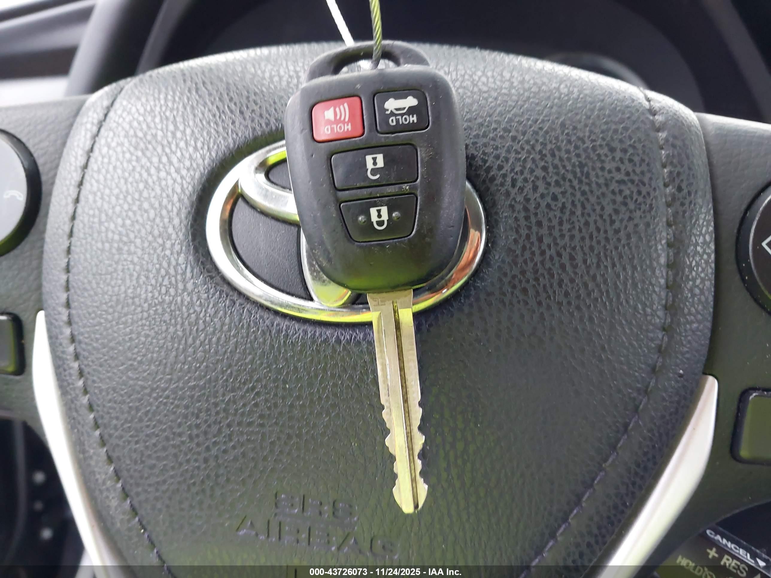 TOYOTA COROLLA image 11