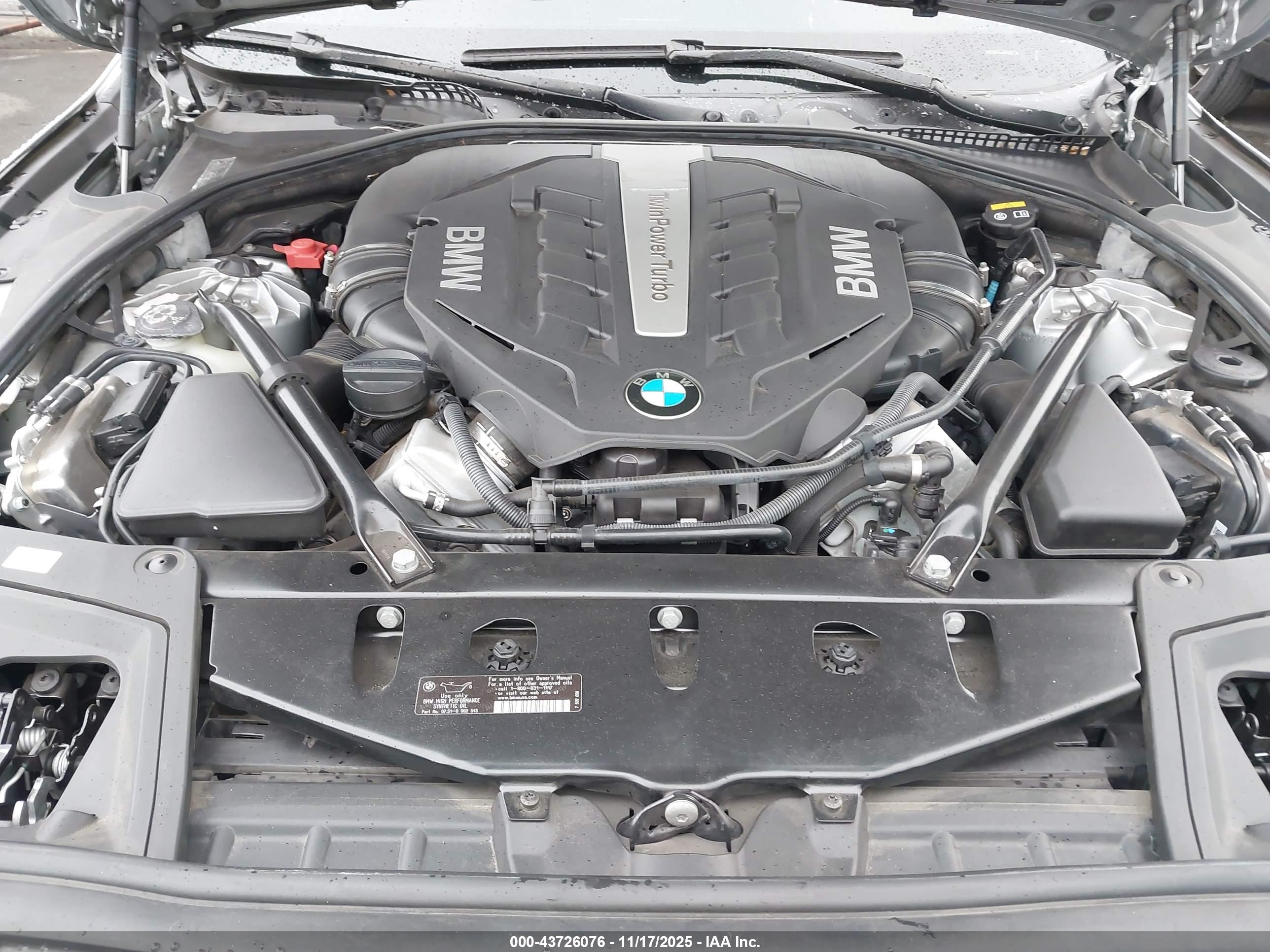 BMW 550I image 10