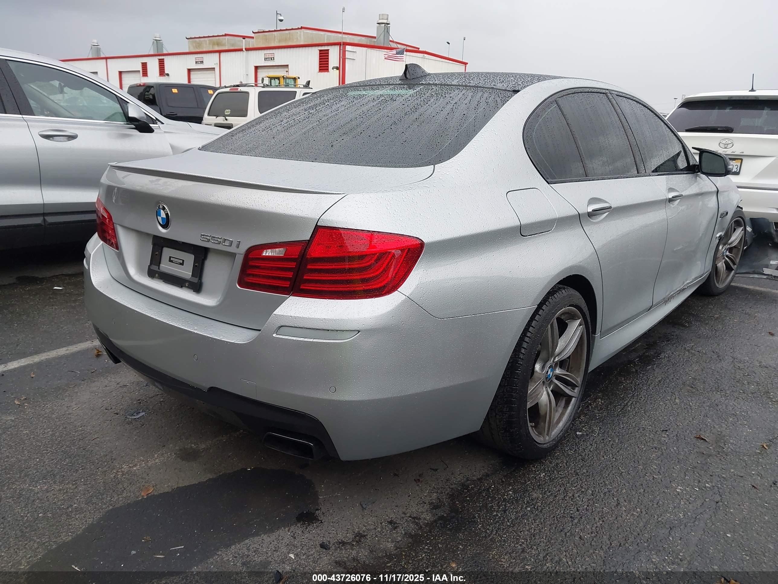 BMW 550I image 4