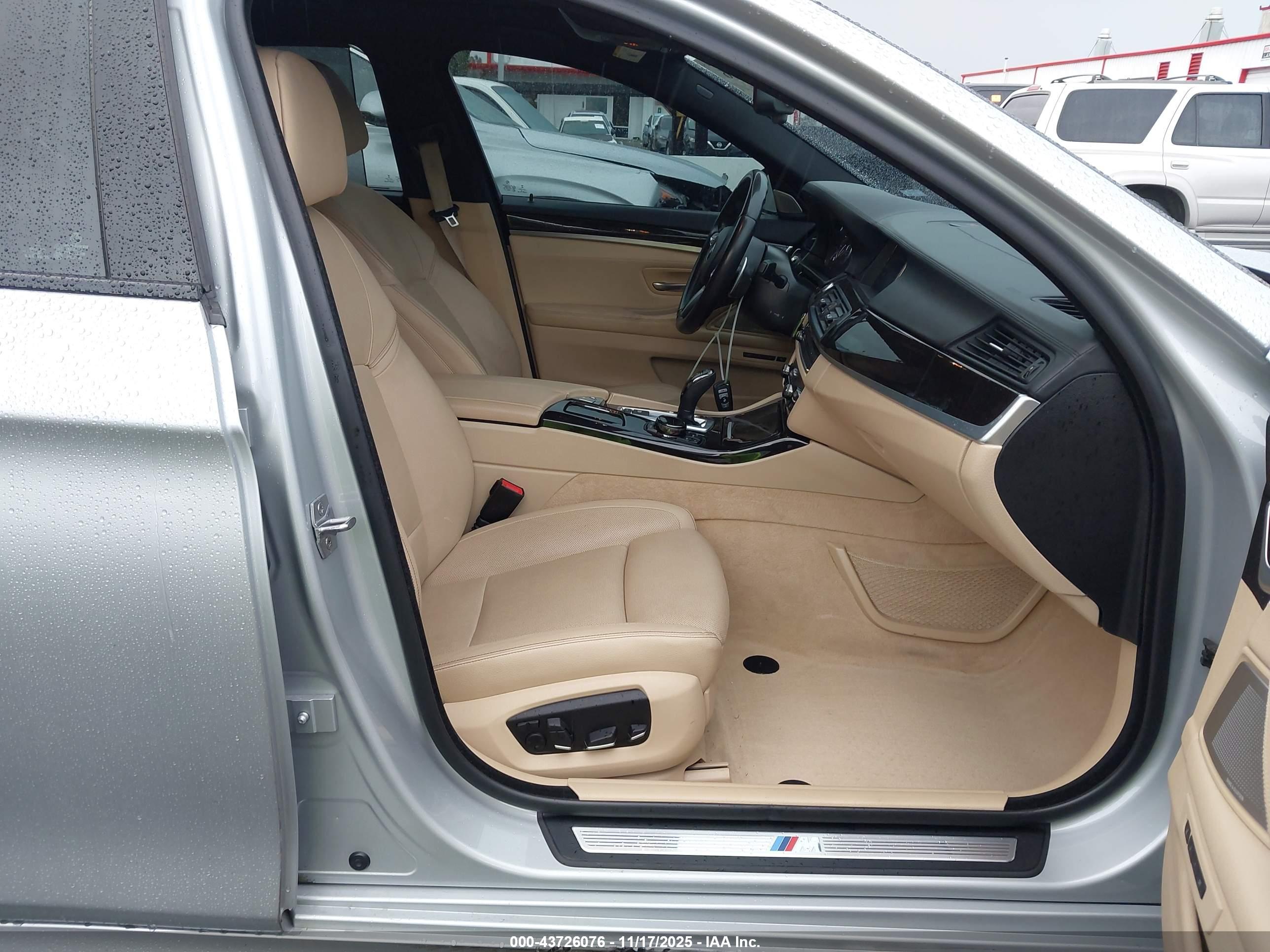 BMW 550I image 5