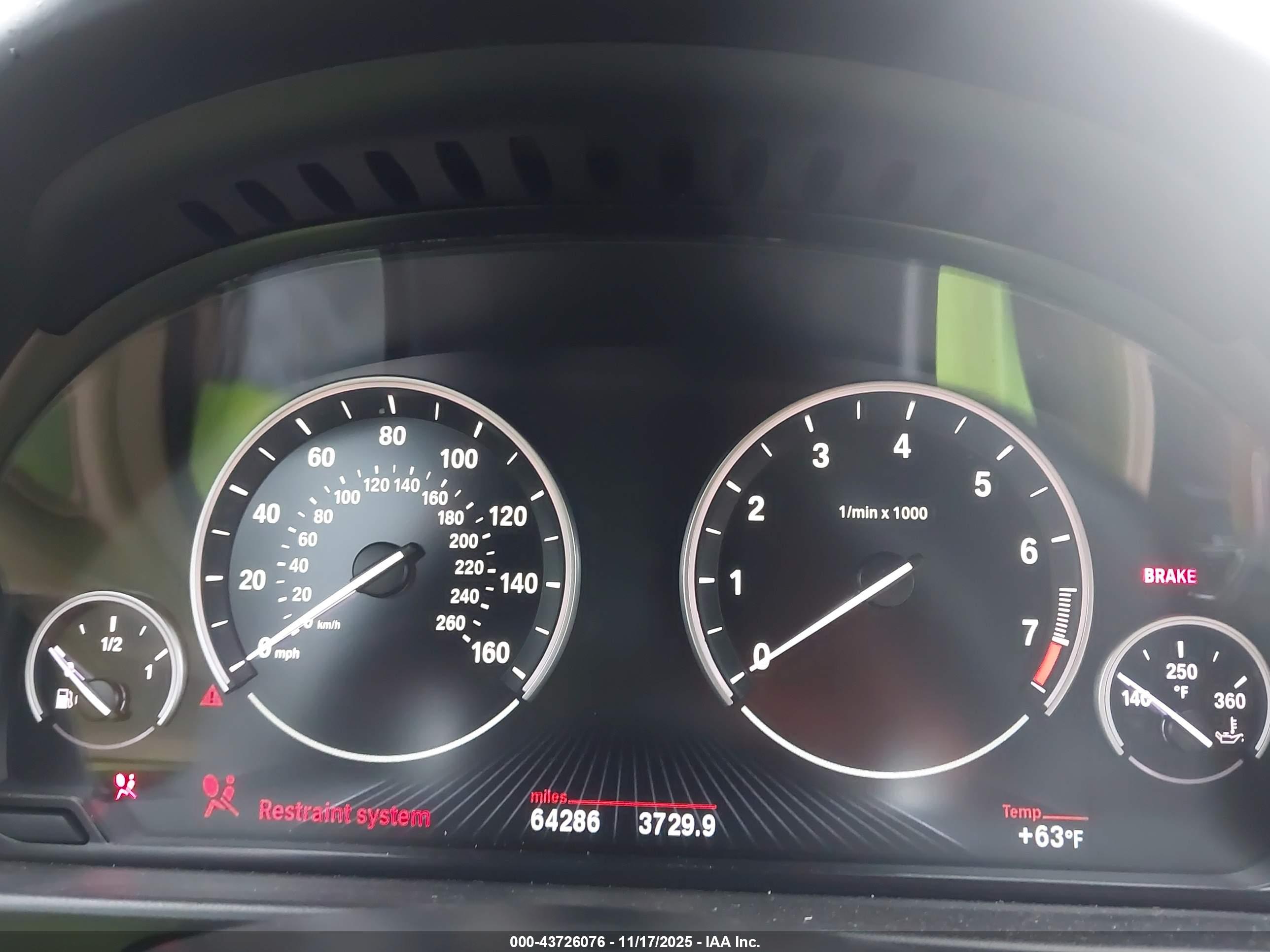 BMW 550I image 7