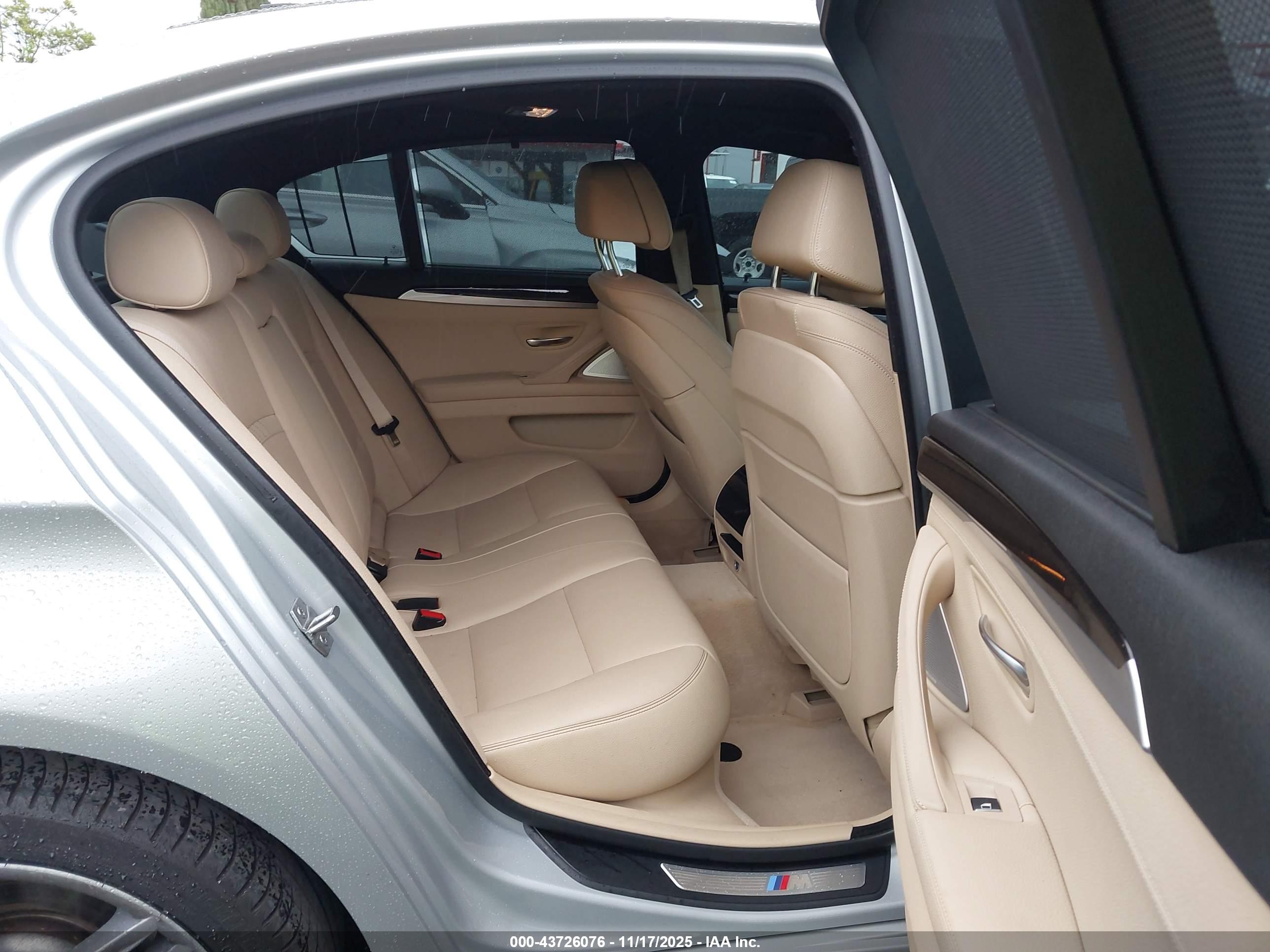 BMW 550I image 8