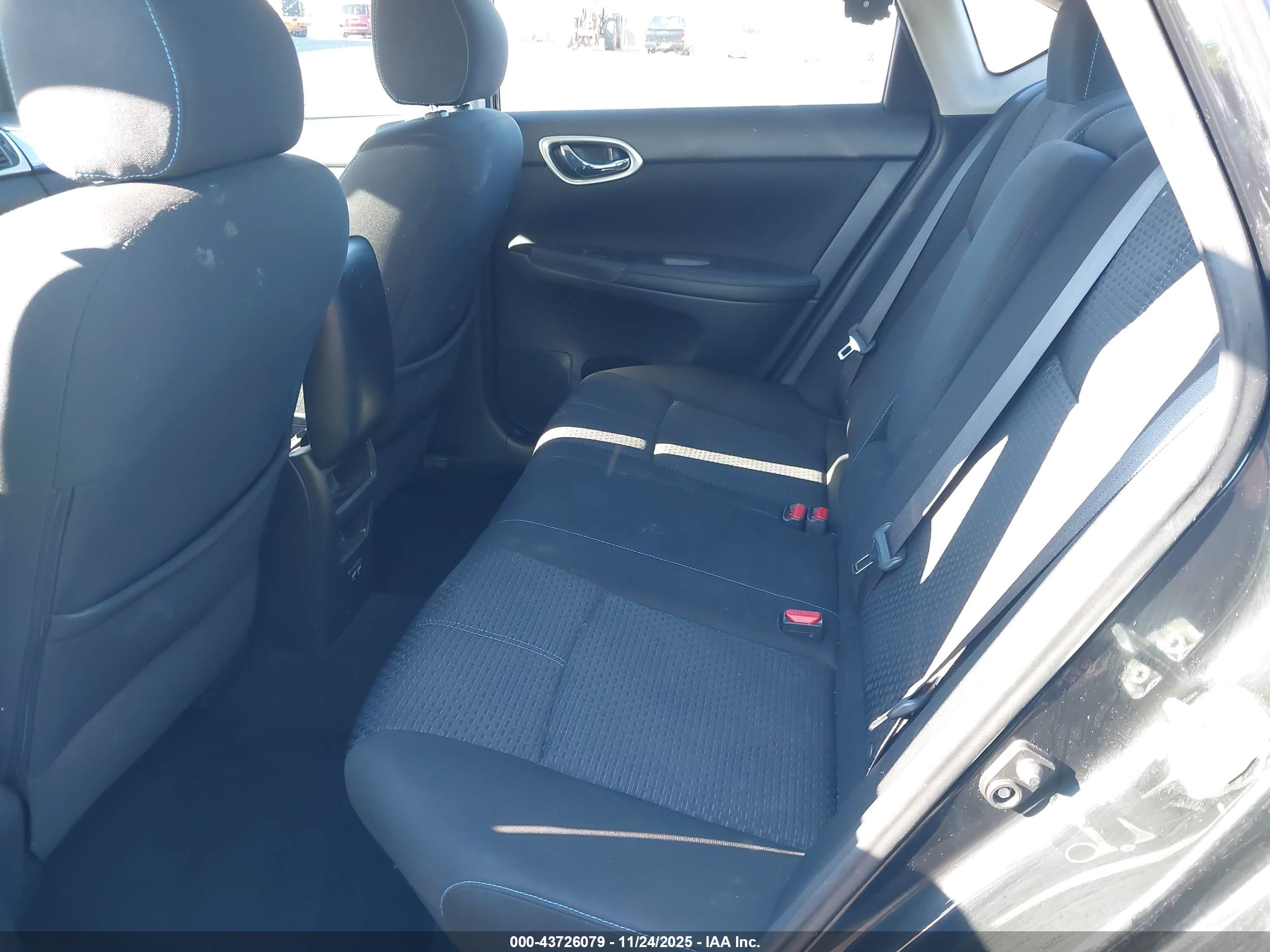 NISSAN SENTRA image 8