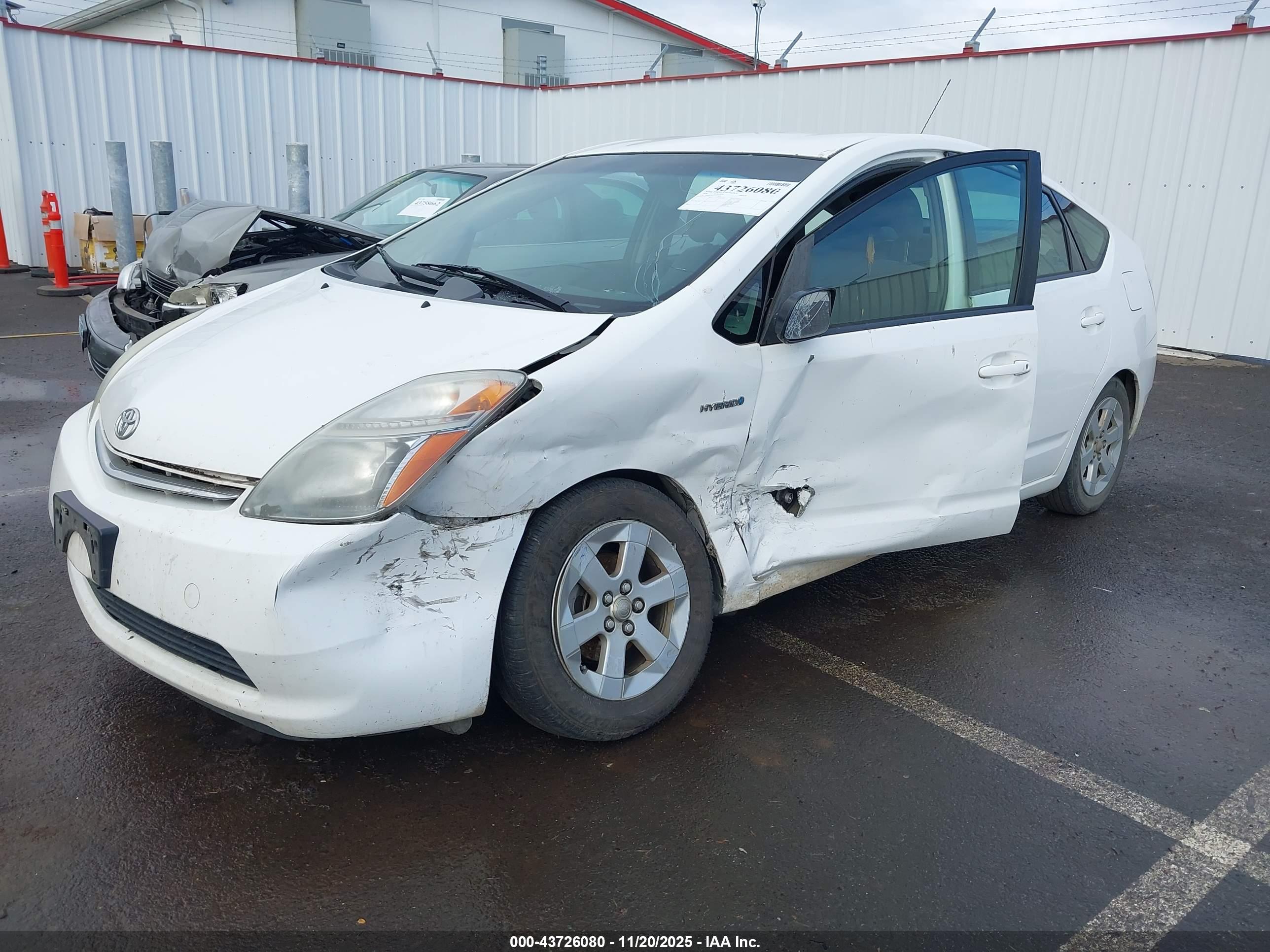 TOYOTA PRIUS image 2