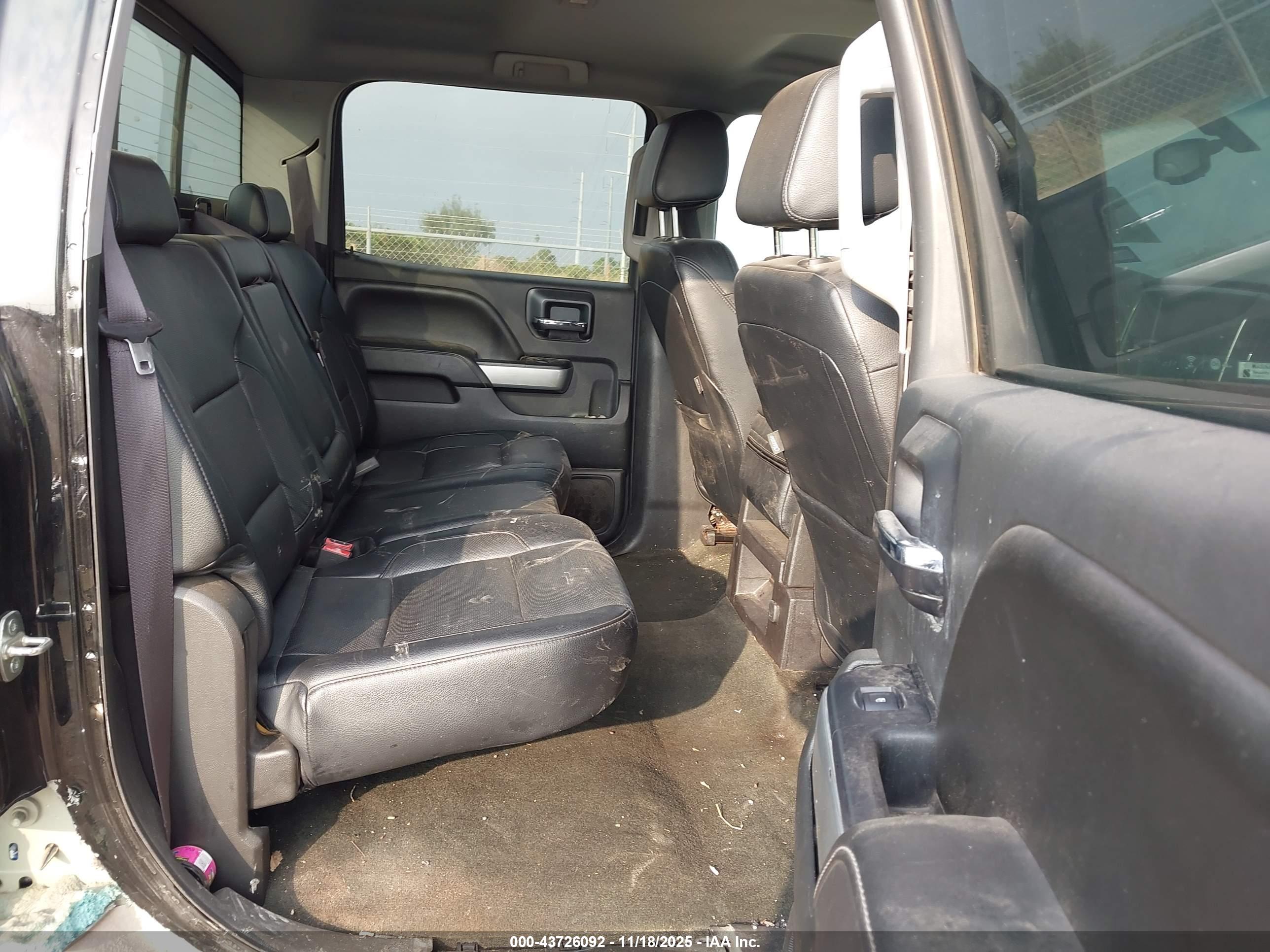 CHEVROLET SILVERADO image 8
