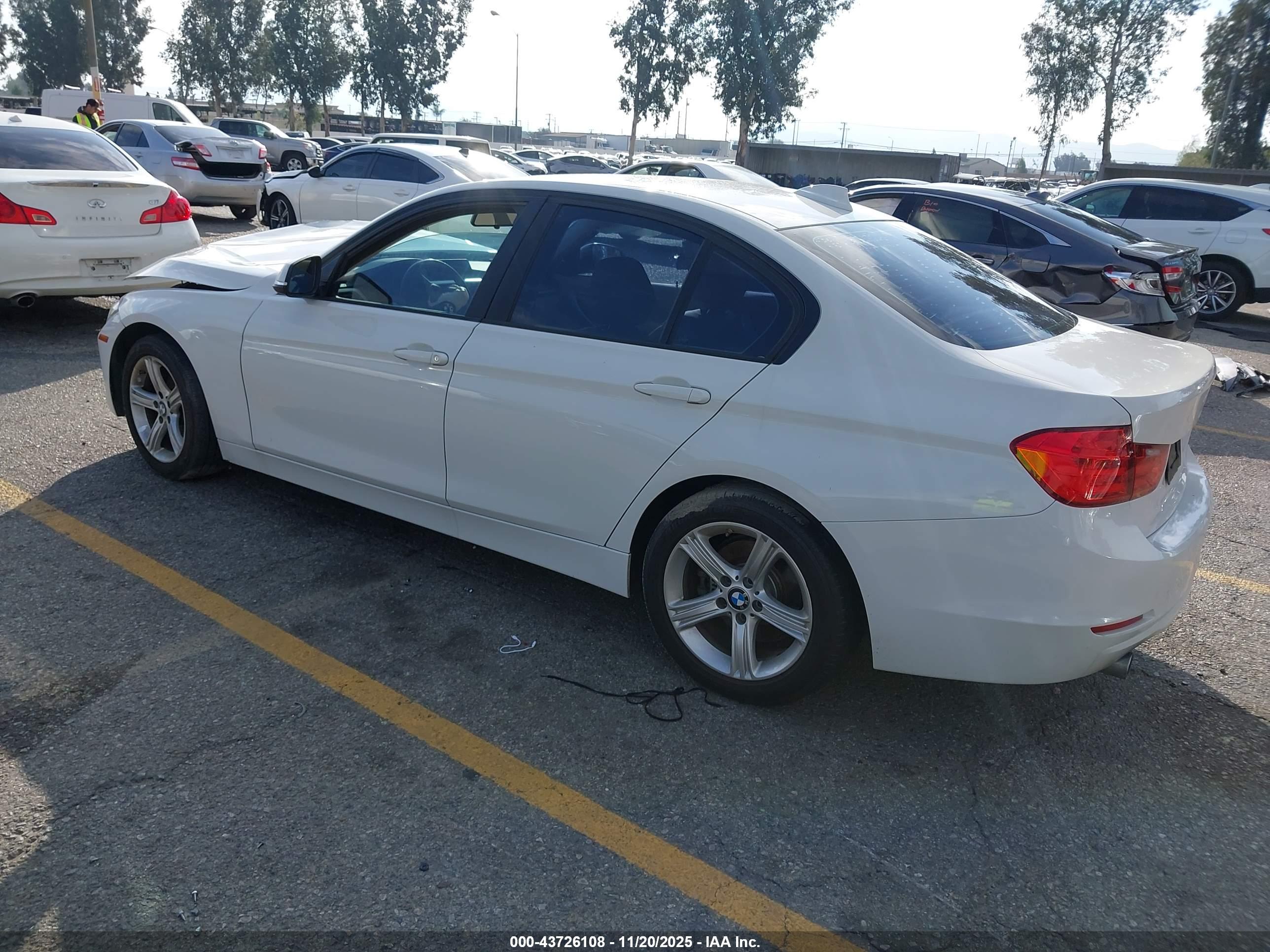 BMW 320I image 3