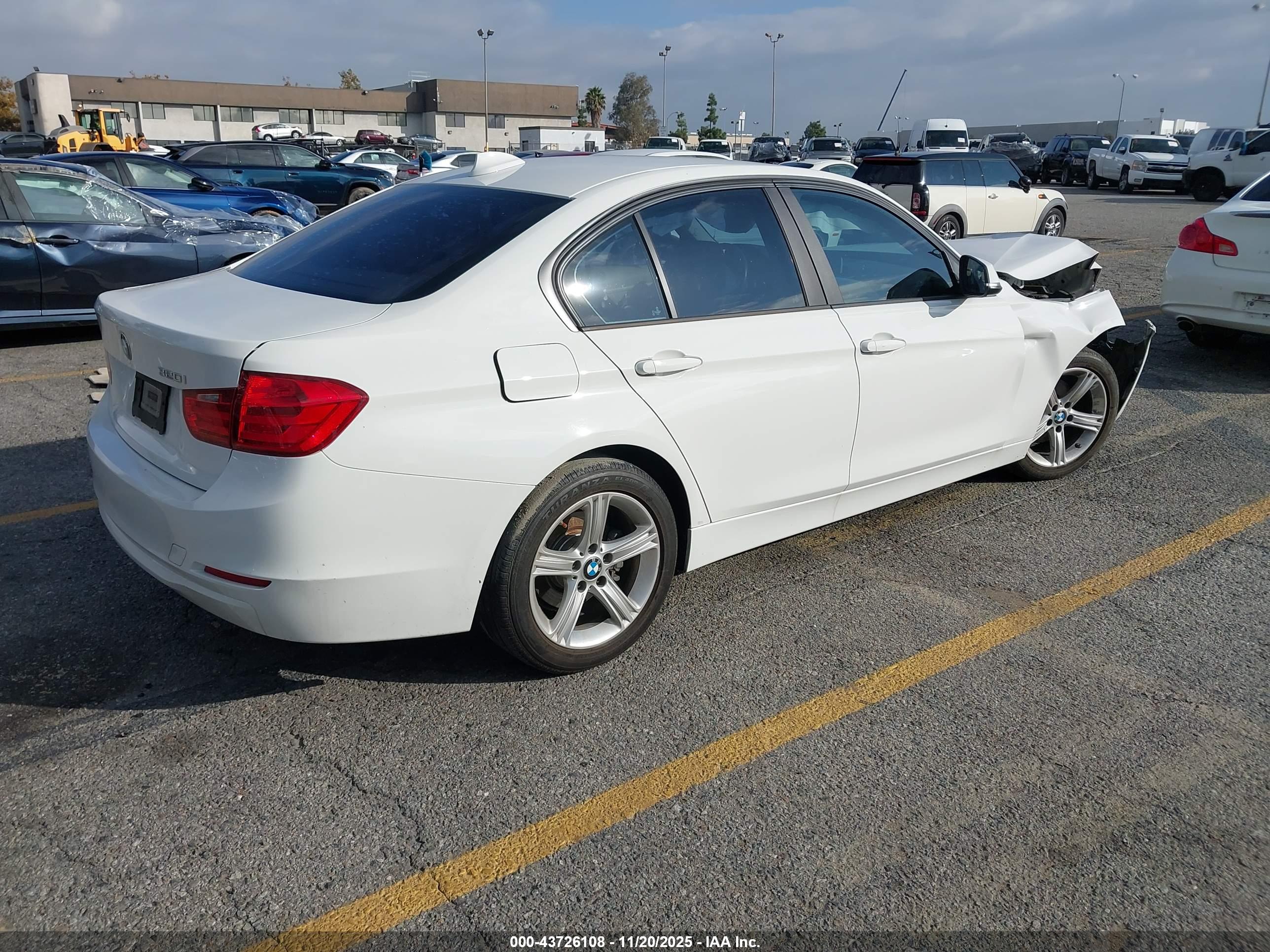 BMW 320I image 4