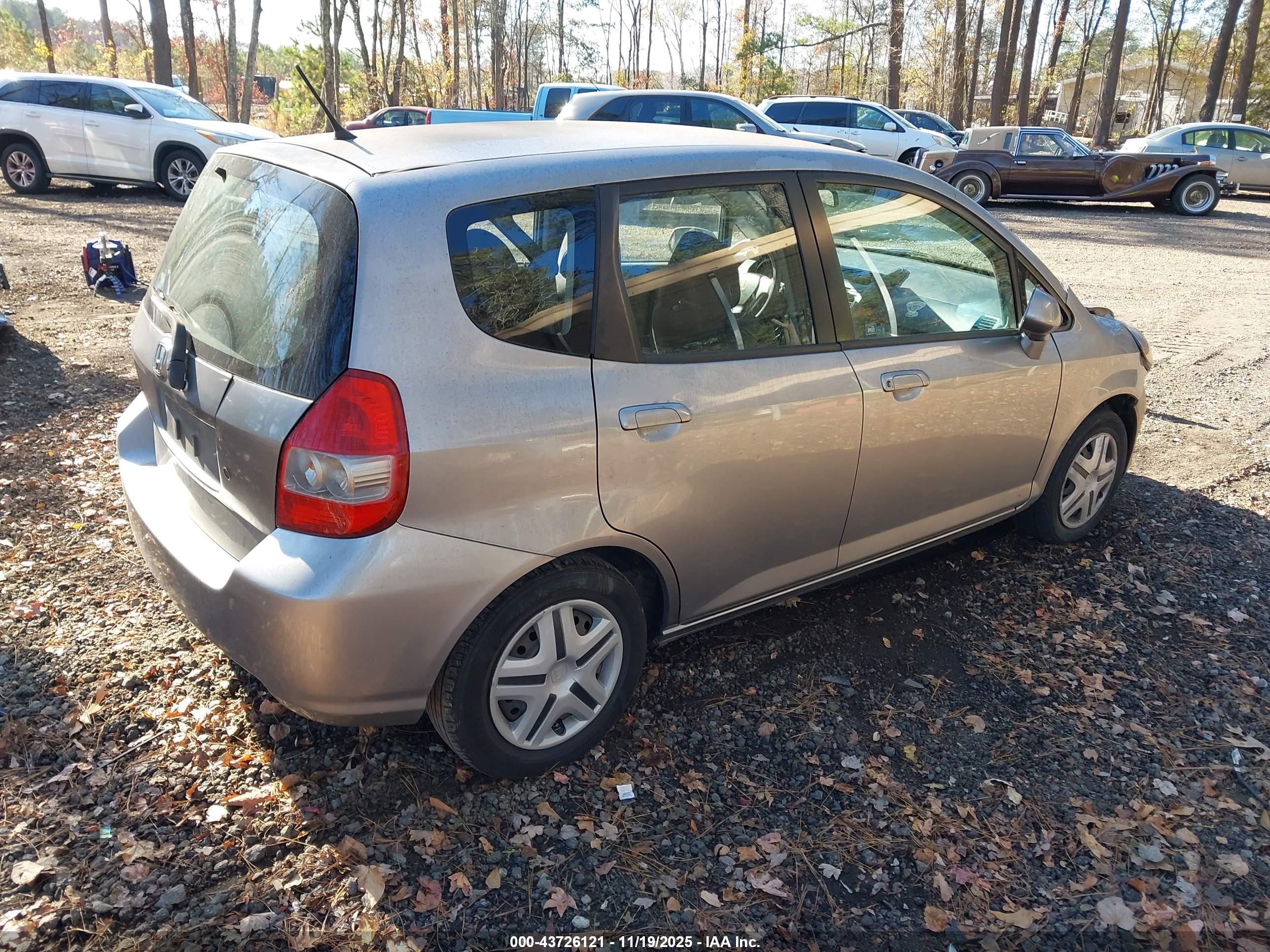 HONDA FIT image 4