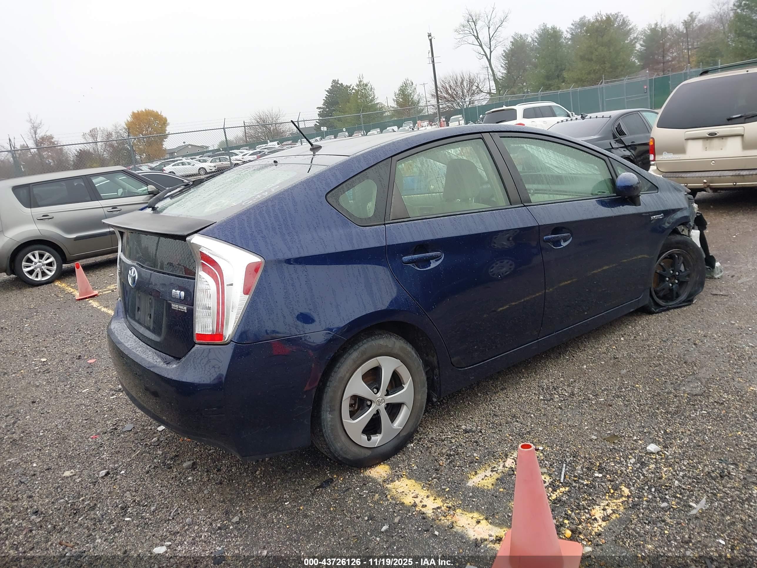 TOYOTA PRIUS image 4