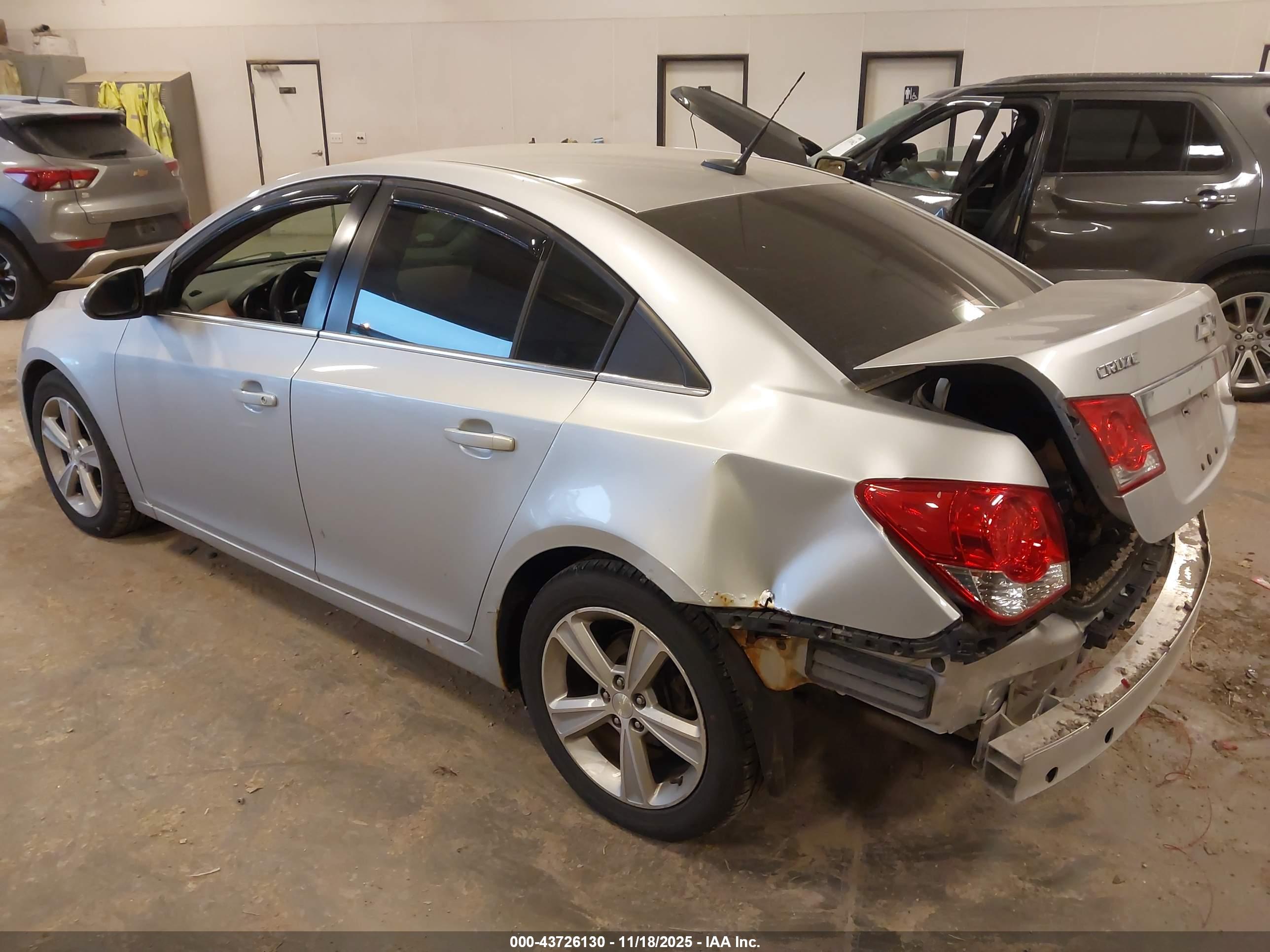 CHEVROLET CRUZE image 3
