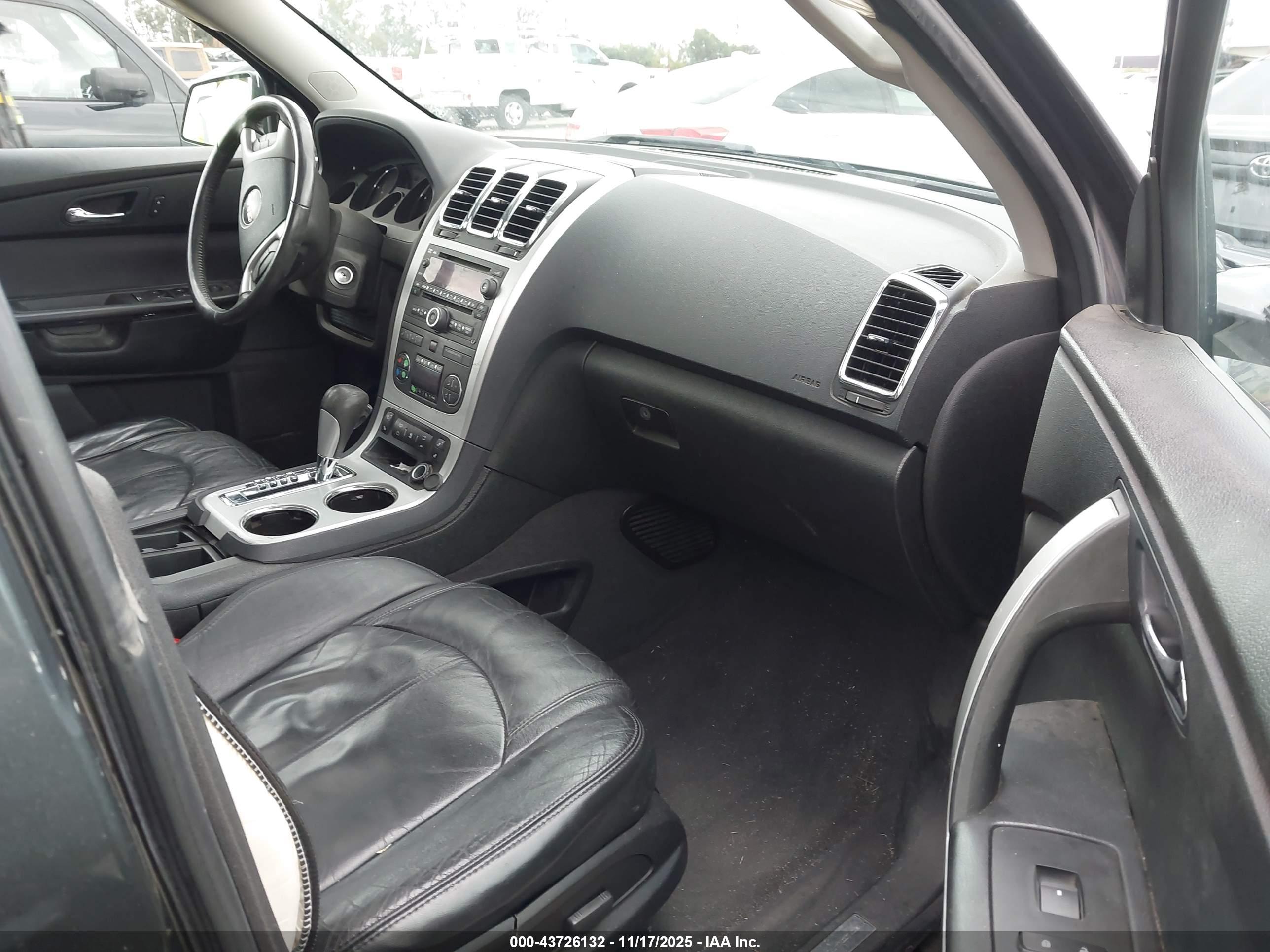 GMC ACADIA image 5