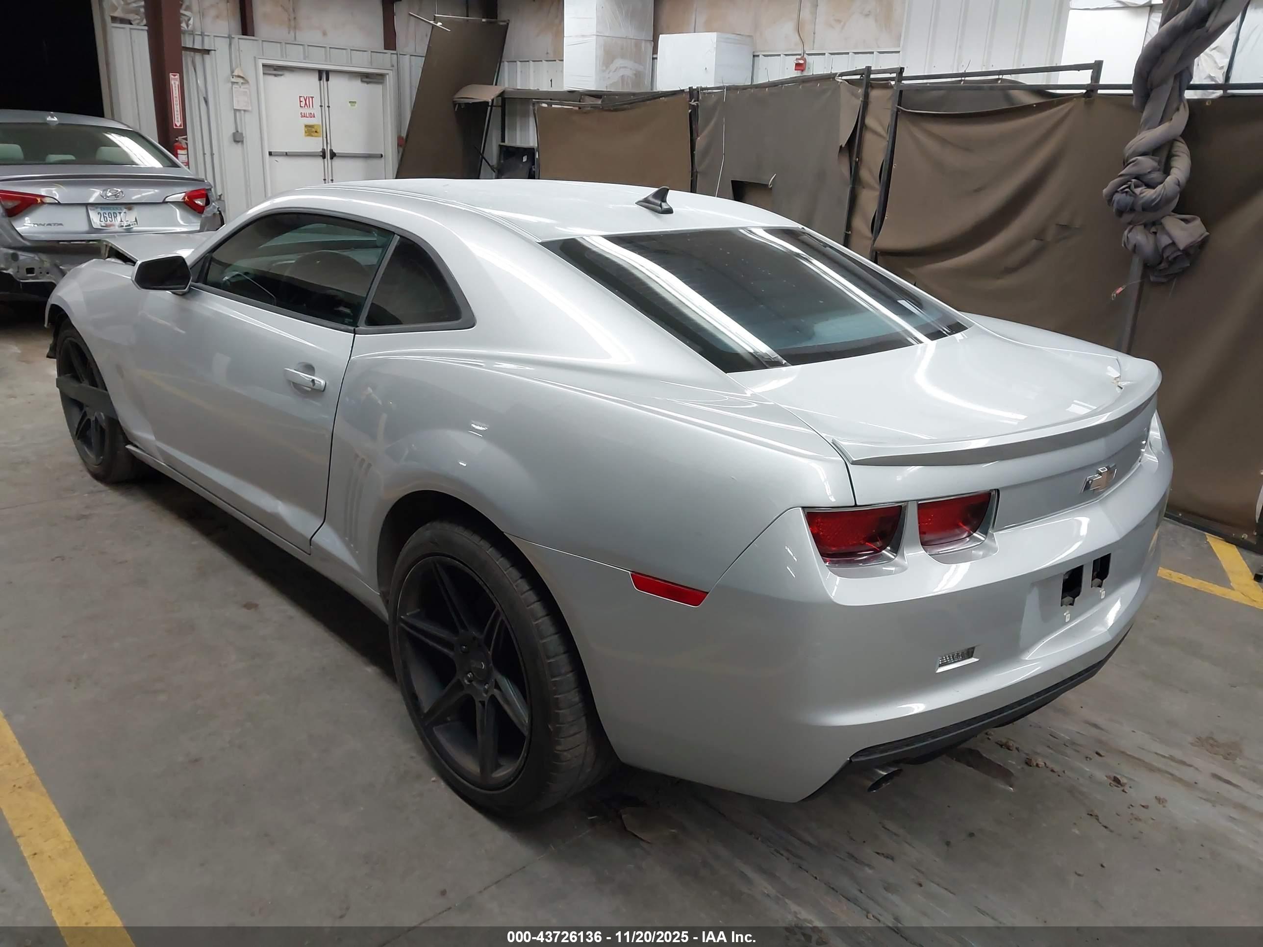 CHEVROLET CAMARO image 3