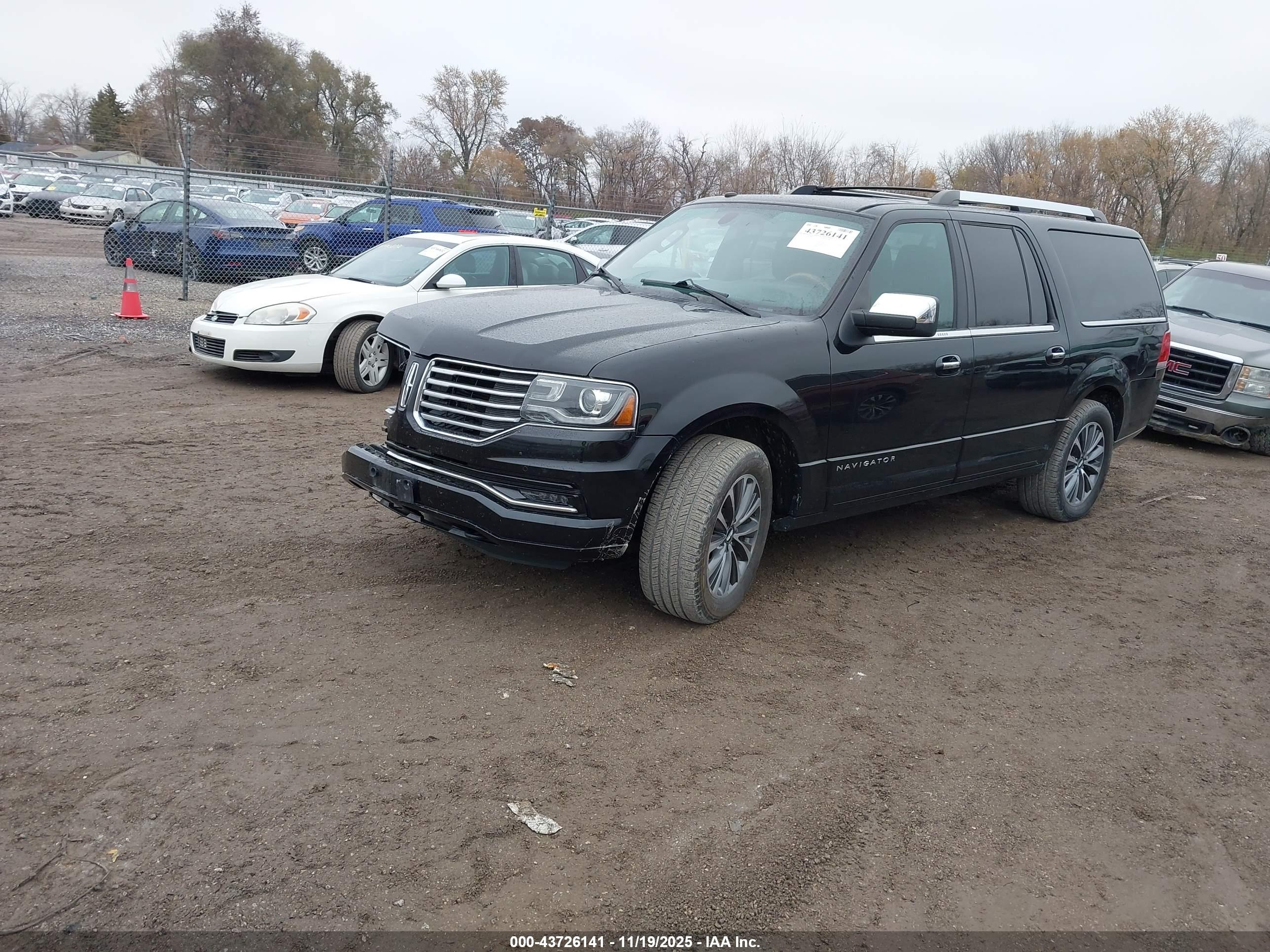 LINCOLN NAVIGATOR image 2